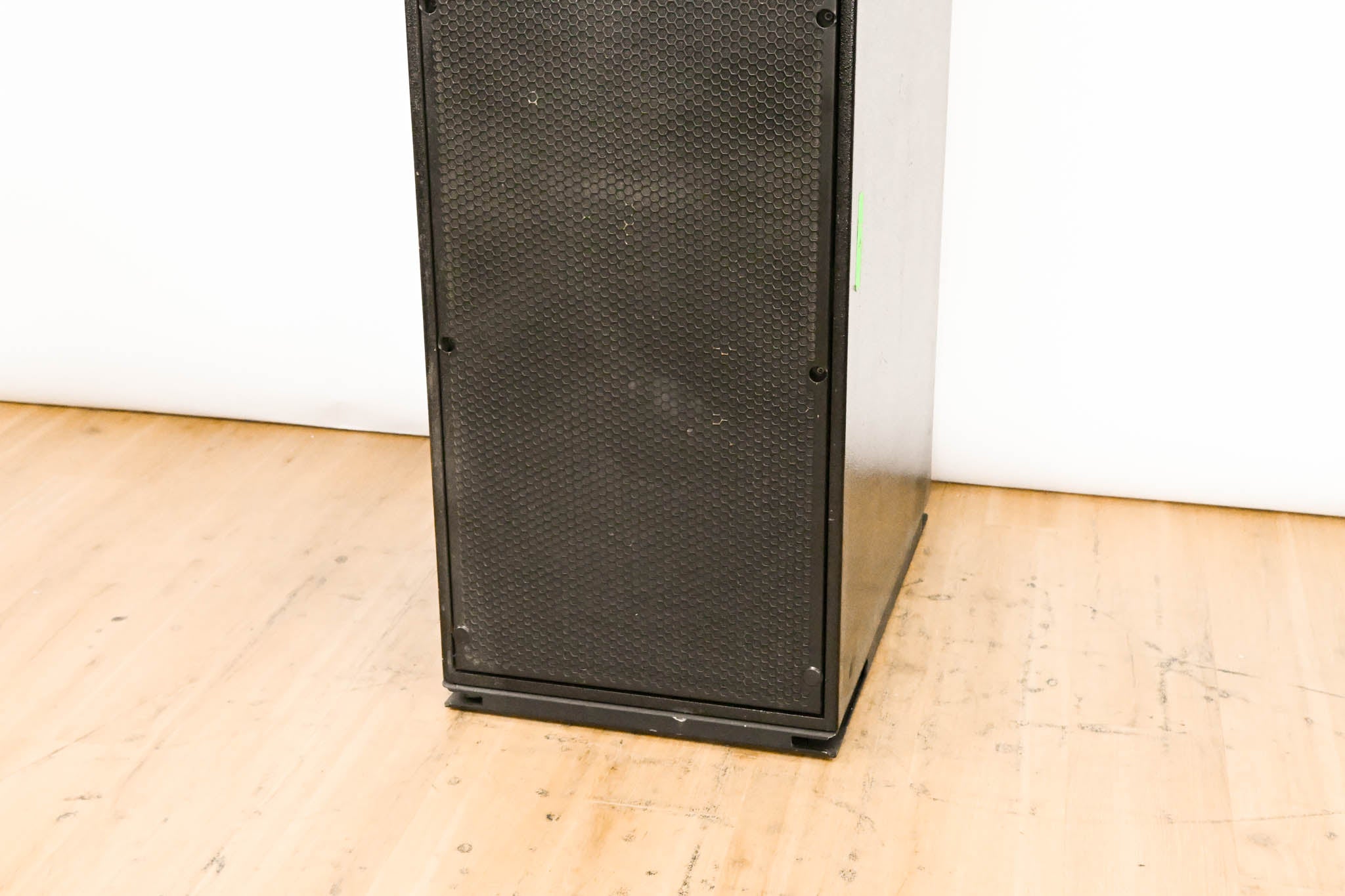 Meyer Sound M3D-SUB Active Directional Cardioid Subwoofer