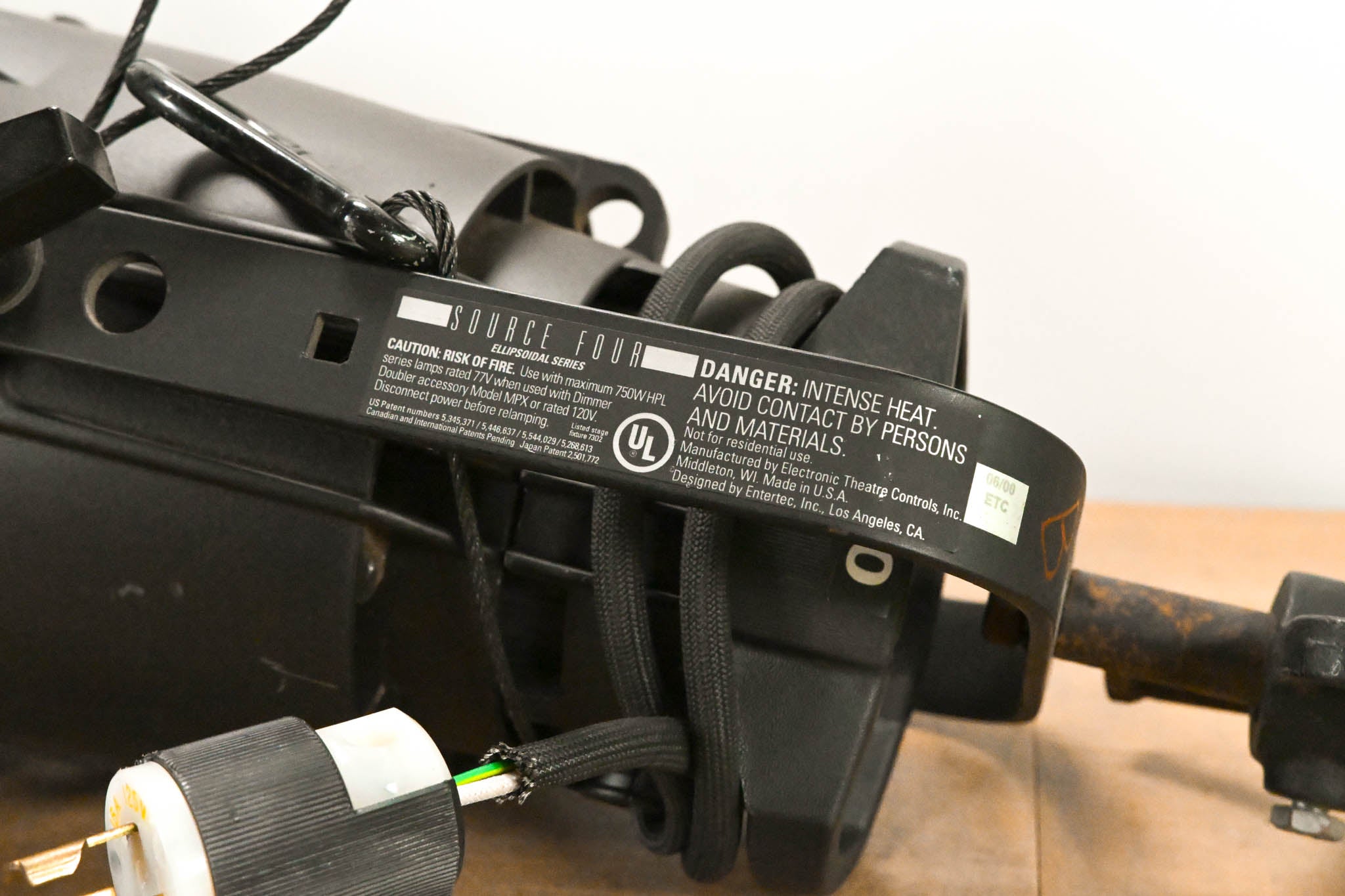 ETC Source Four Zoom 25-50 Degree 750 Ellipsoidal Light