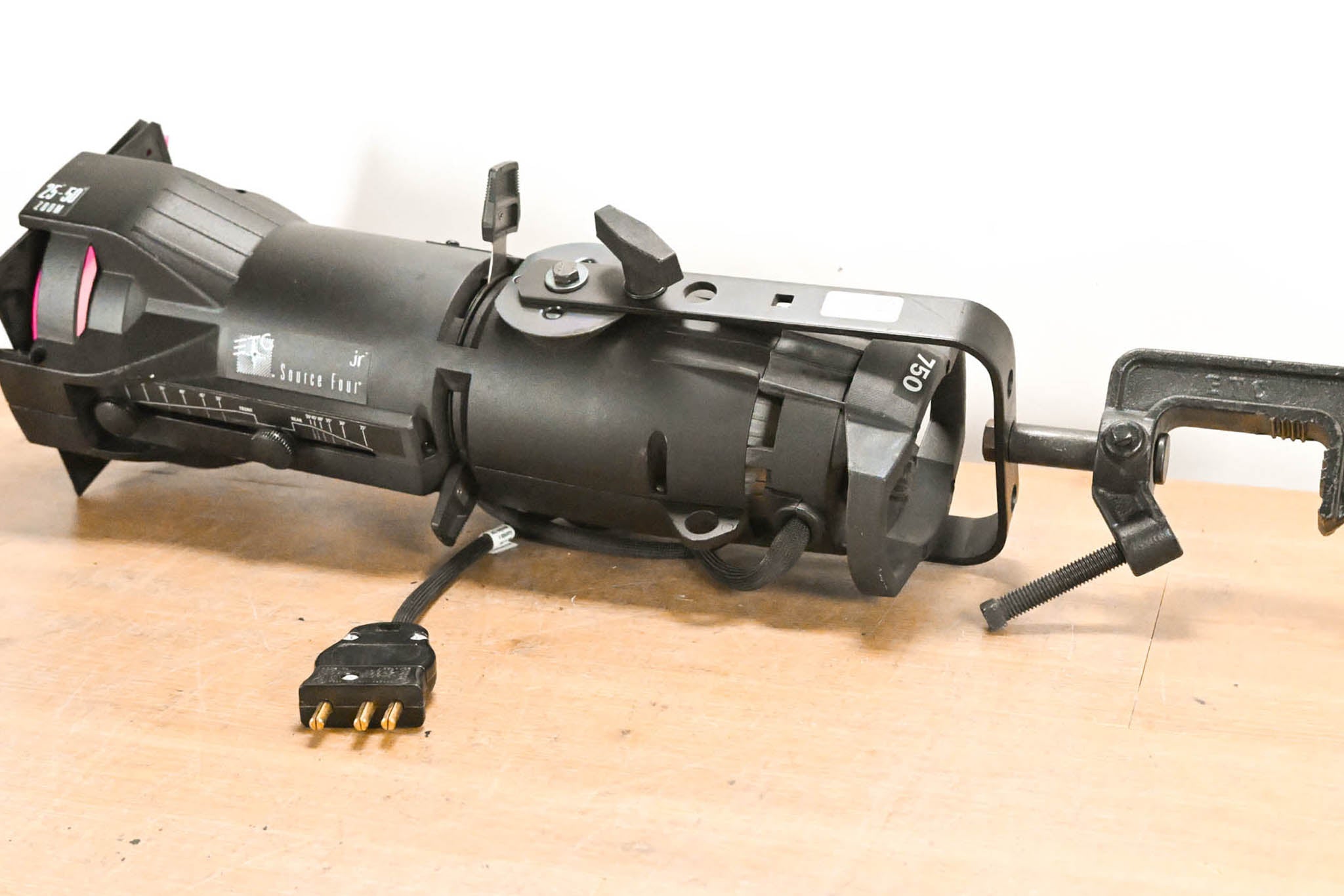 ETC Source Four Jr 25-50 Degree Zoom 750 Ellipsoidal Light