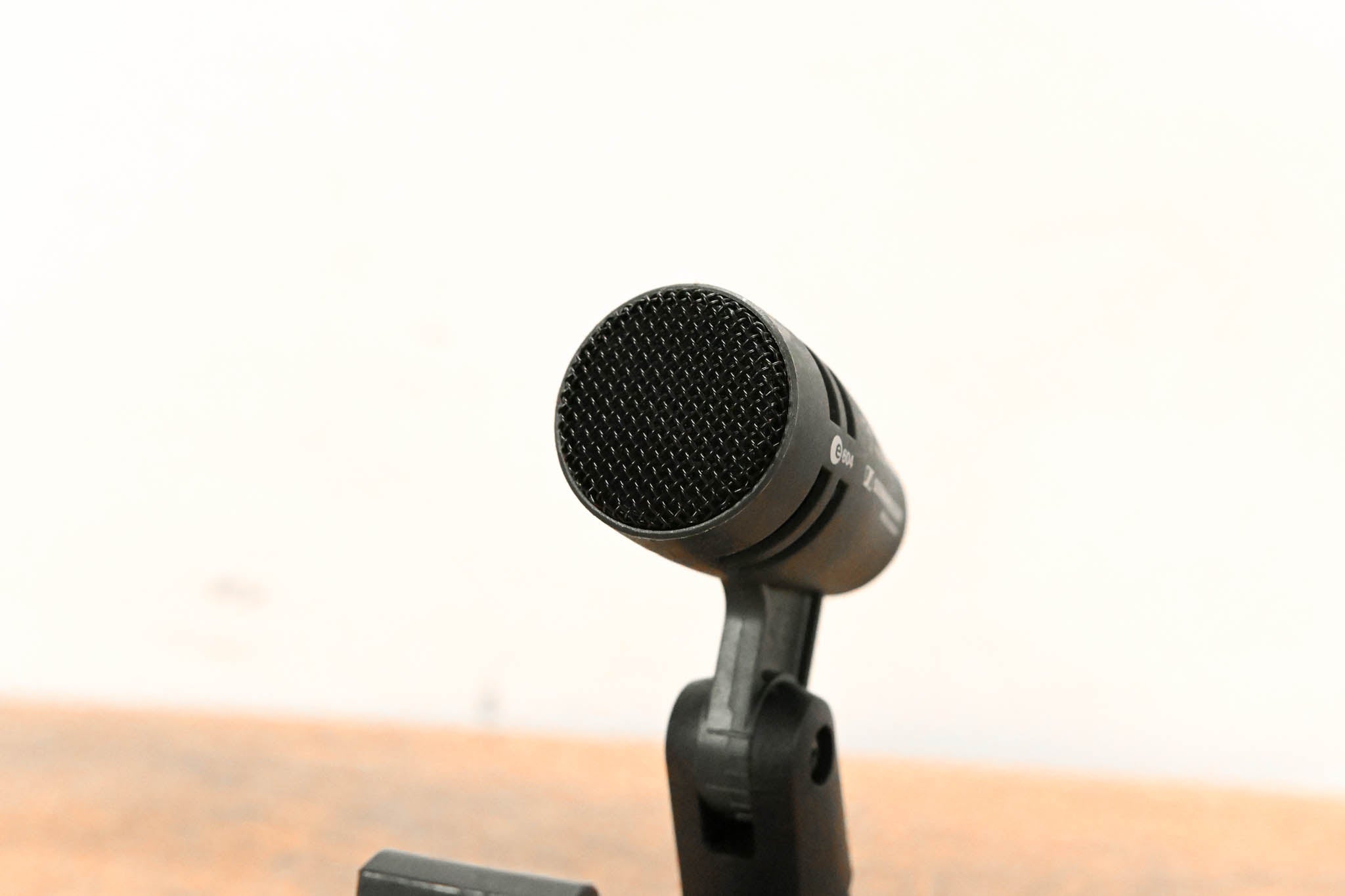 Sennheiser e 604 Dynamic Cardioid Instrument Microphone