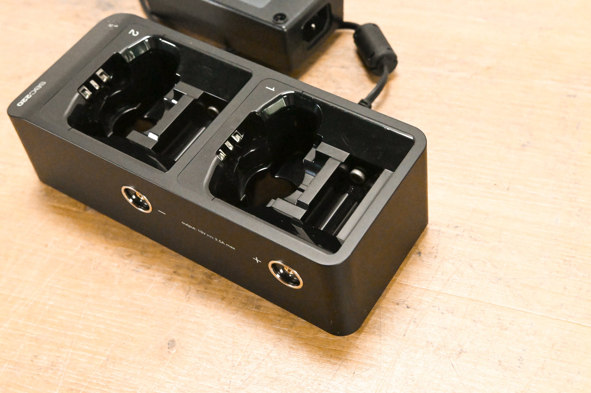 Shure SBC220 Networked 2-Bay Battery Charger