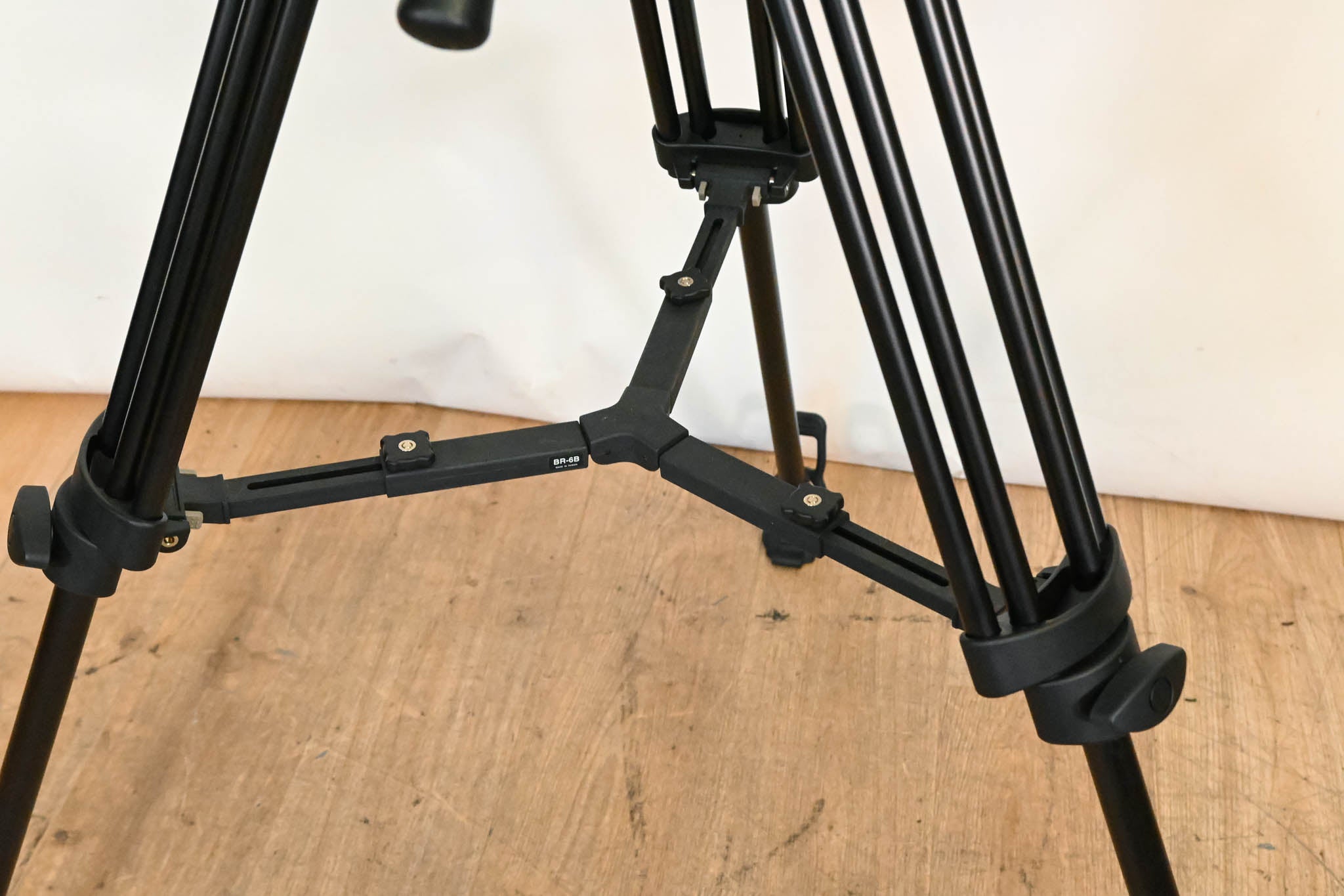 Libec RH45D Fluid Head with RT40RB Tripod Legs and BR-6B Spreader