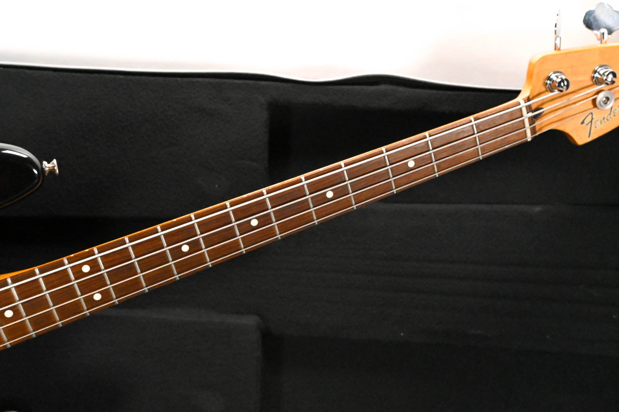 Fender Precision Bass 2009 MIM Sunburst With Case