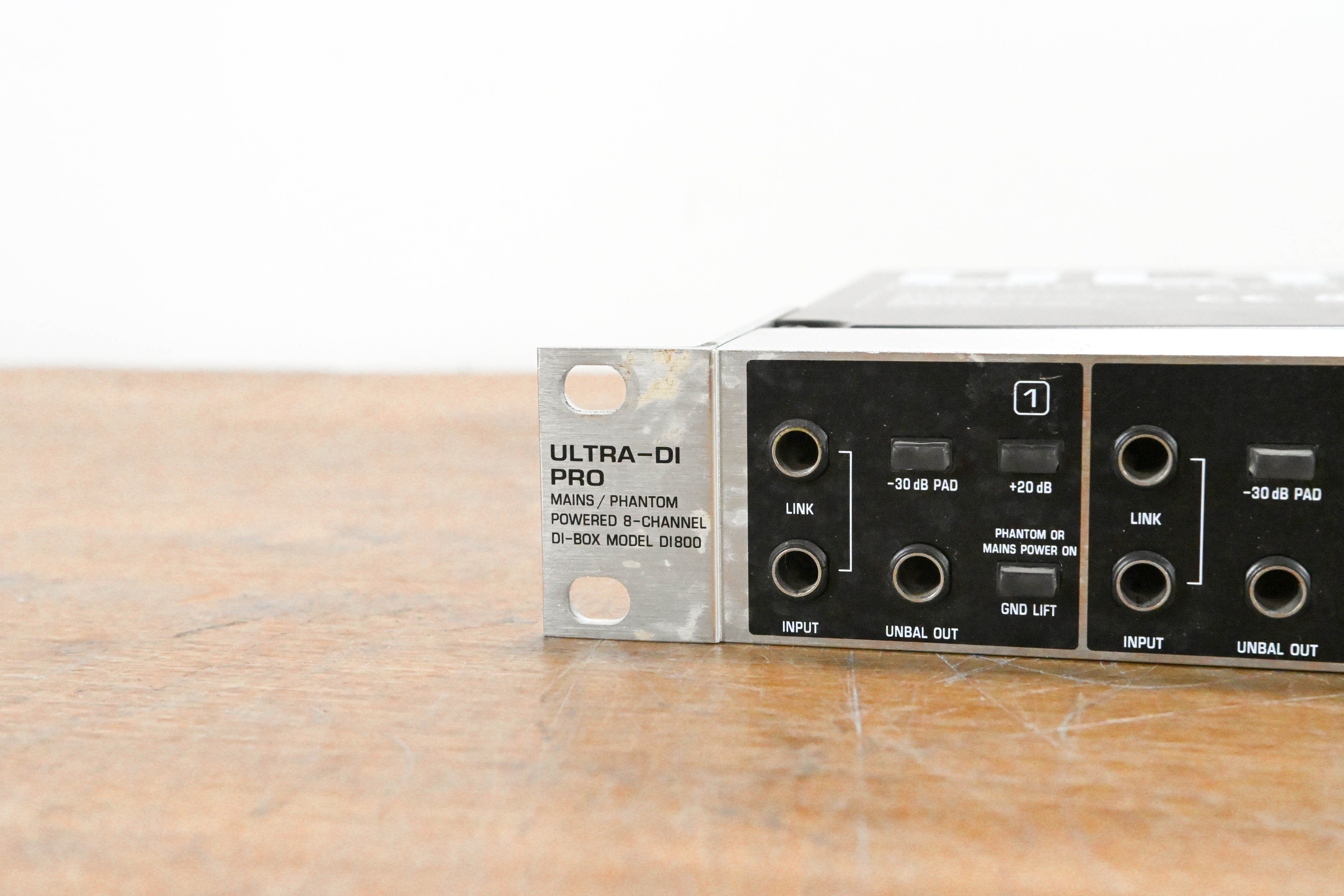 Behringer ULTRA-DI PRO DI800 8-Channel Active DI Box