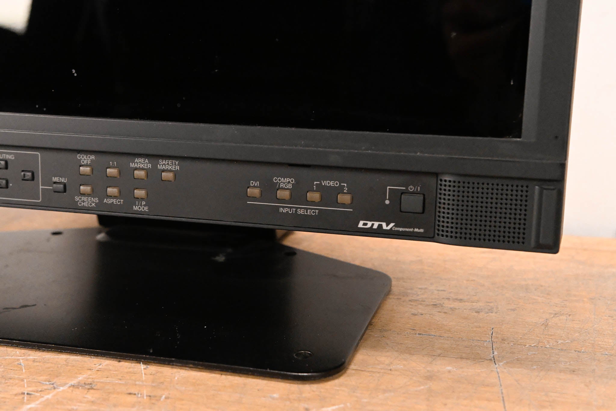 JVC DT-V20L1 20-inch HD Multi-Format Studio Monitor