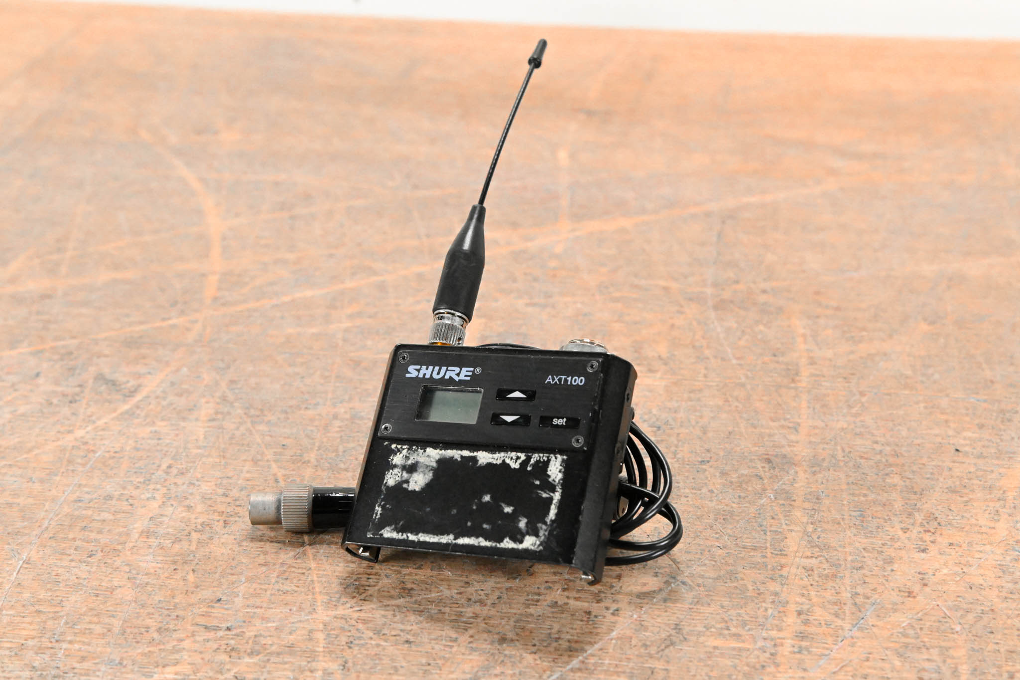 Shure AXT100 Bodypack Transmitter - J5 Band: 578-638 MHz