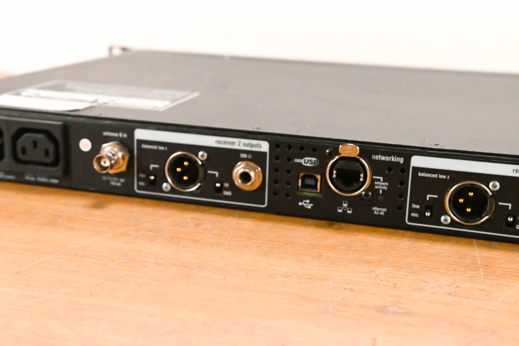 Shure UR4D Dual Wireless Receiver with one UR1 Bodypack - G1