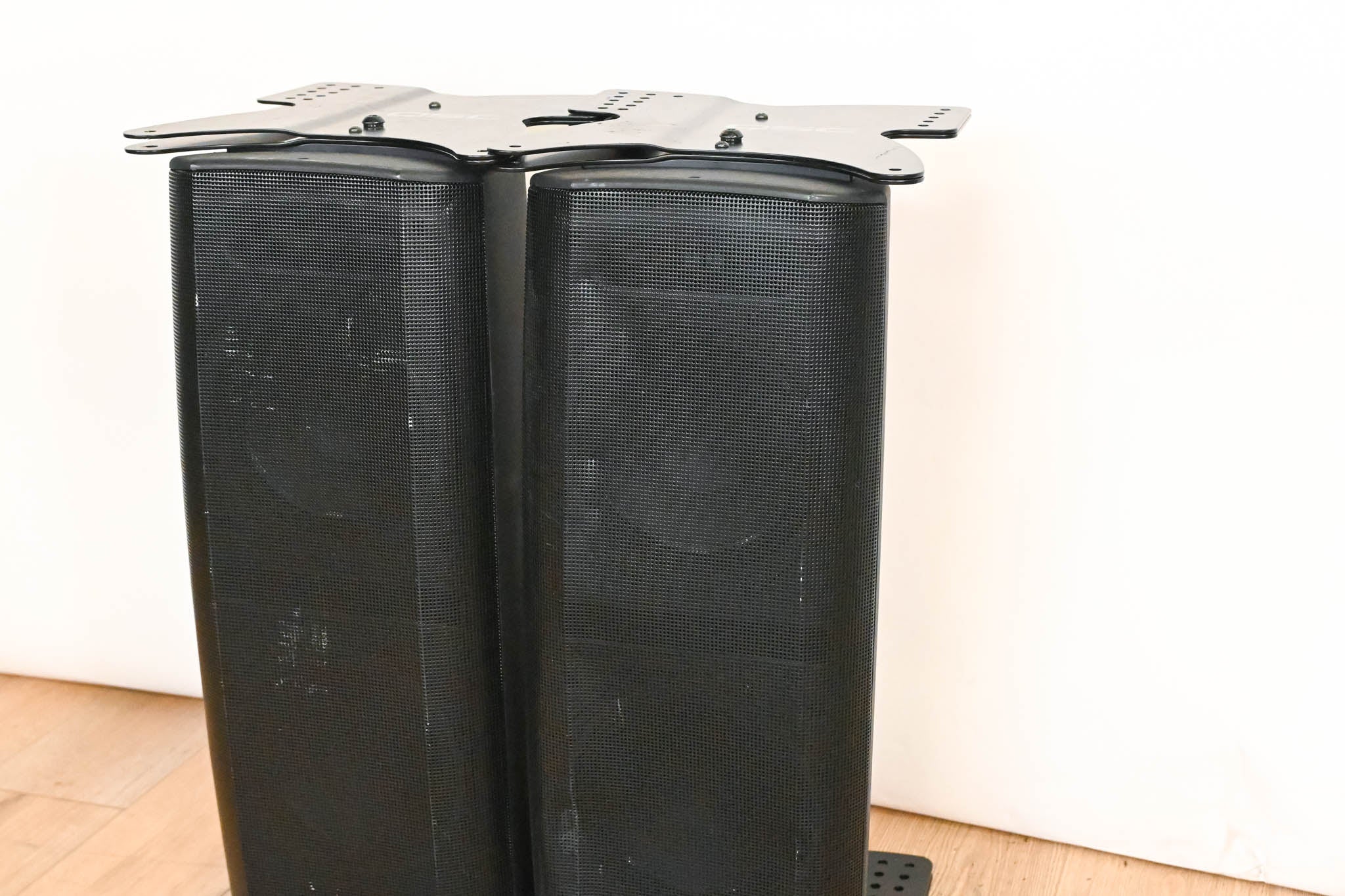 QSC WL2082-i Installation Line Array Loudspeaker (PAIR)