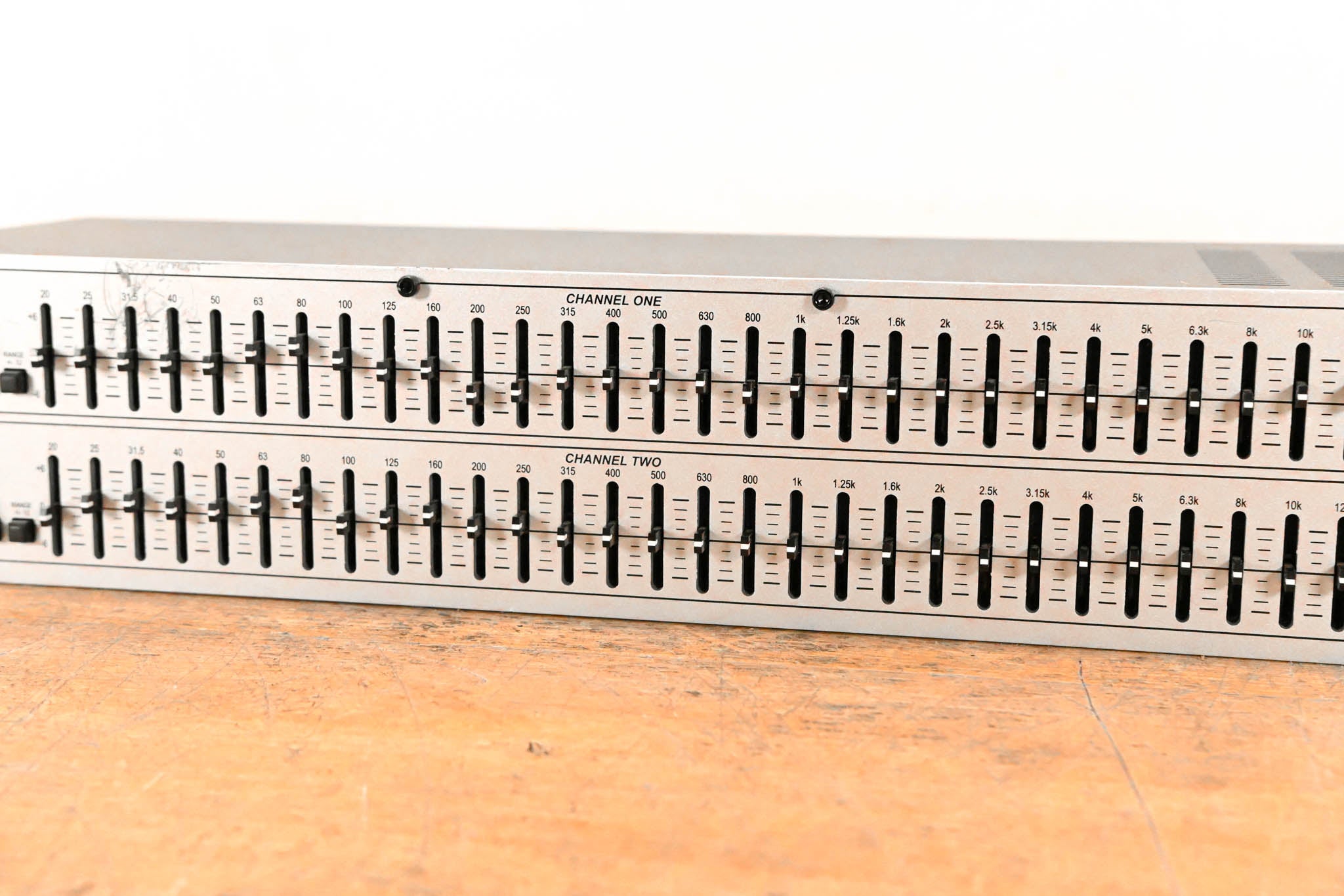 dbx 231s Two-Channel 31-Band Equalizer