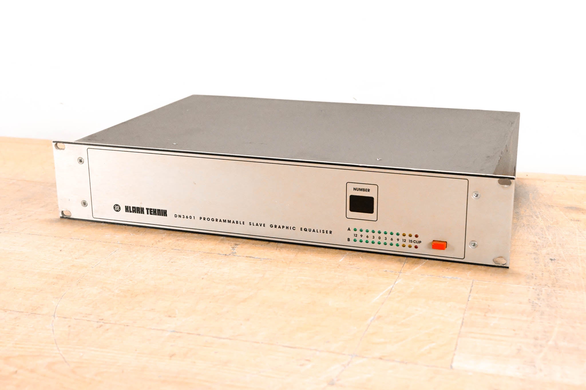 Klark Teknik DN3601 Programmable Slave Graphic Equalizer