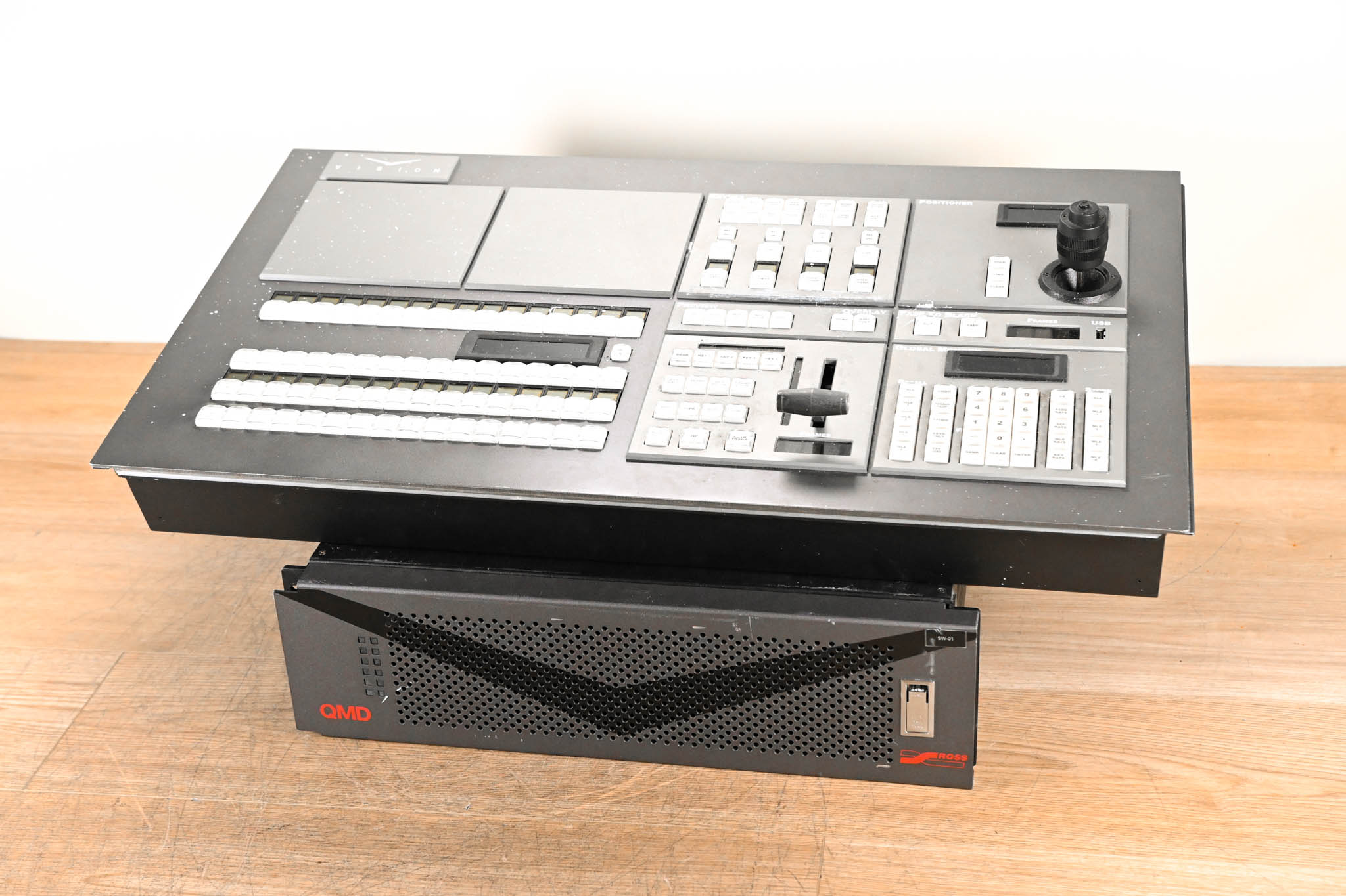 Ross Vision QMD 1 M/E Video Switcher with Vision 1 Panel CG007VZ