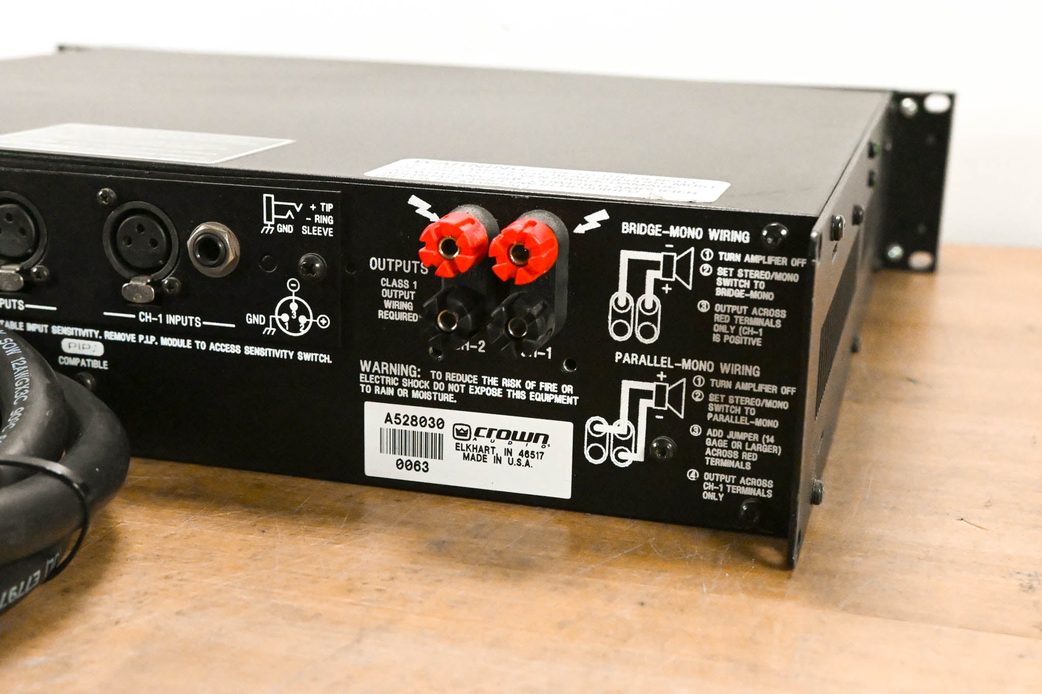 Crown Macro-Tech 2402 2-Channel Power Amplifier
