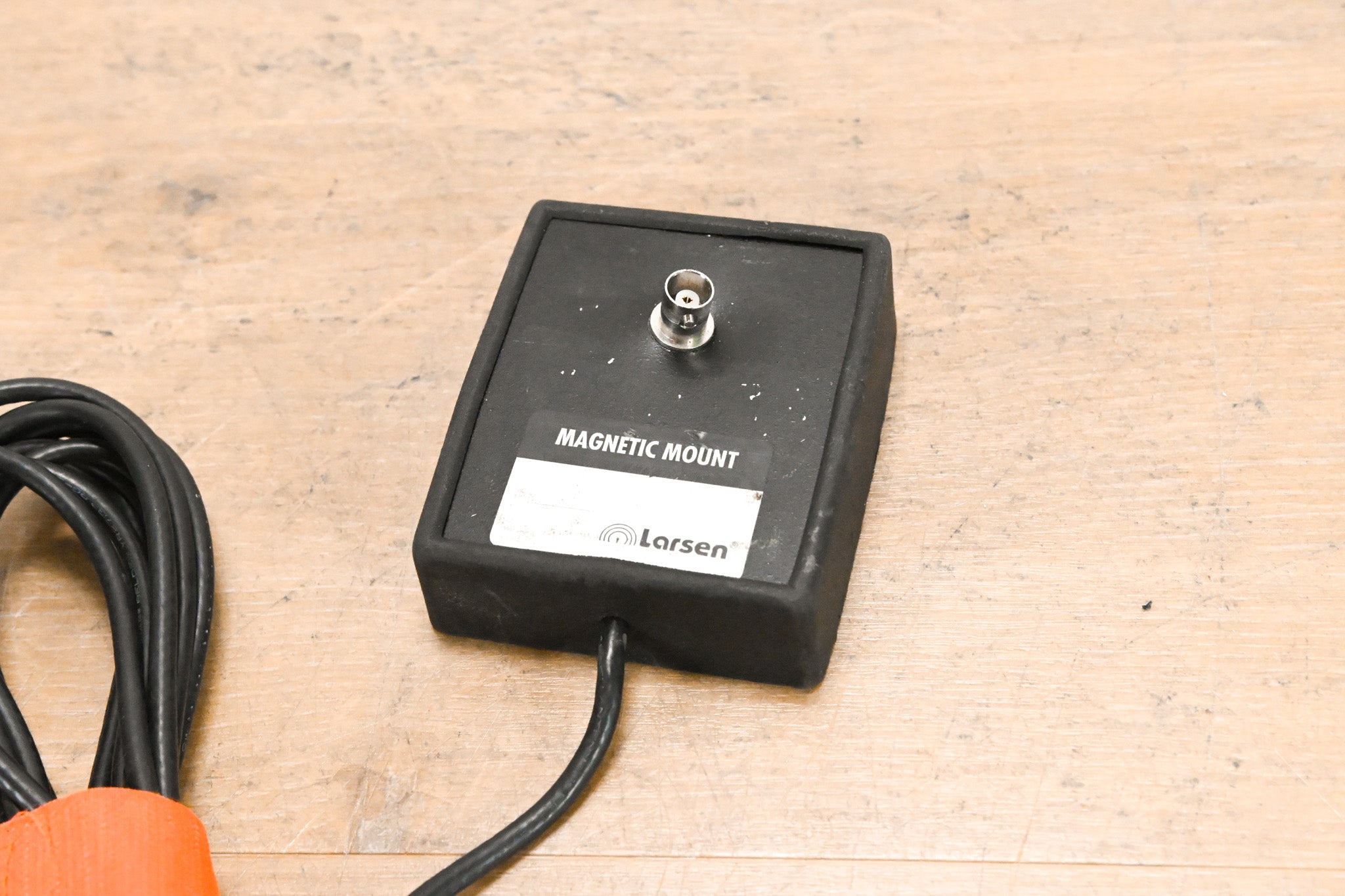Larsen BNC-BNC Magnet Mount