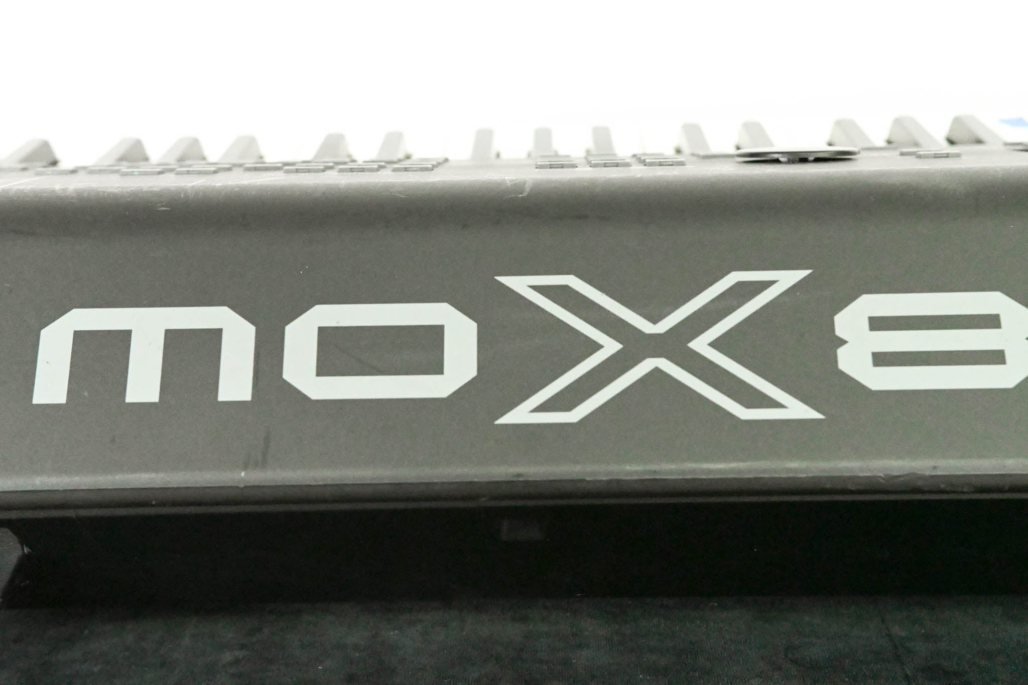 Yamaha MOX8 88-Key Synthesizer Workstation (NO POWER SUPPLY)