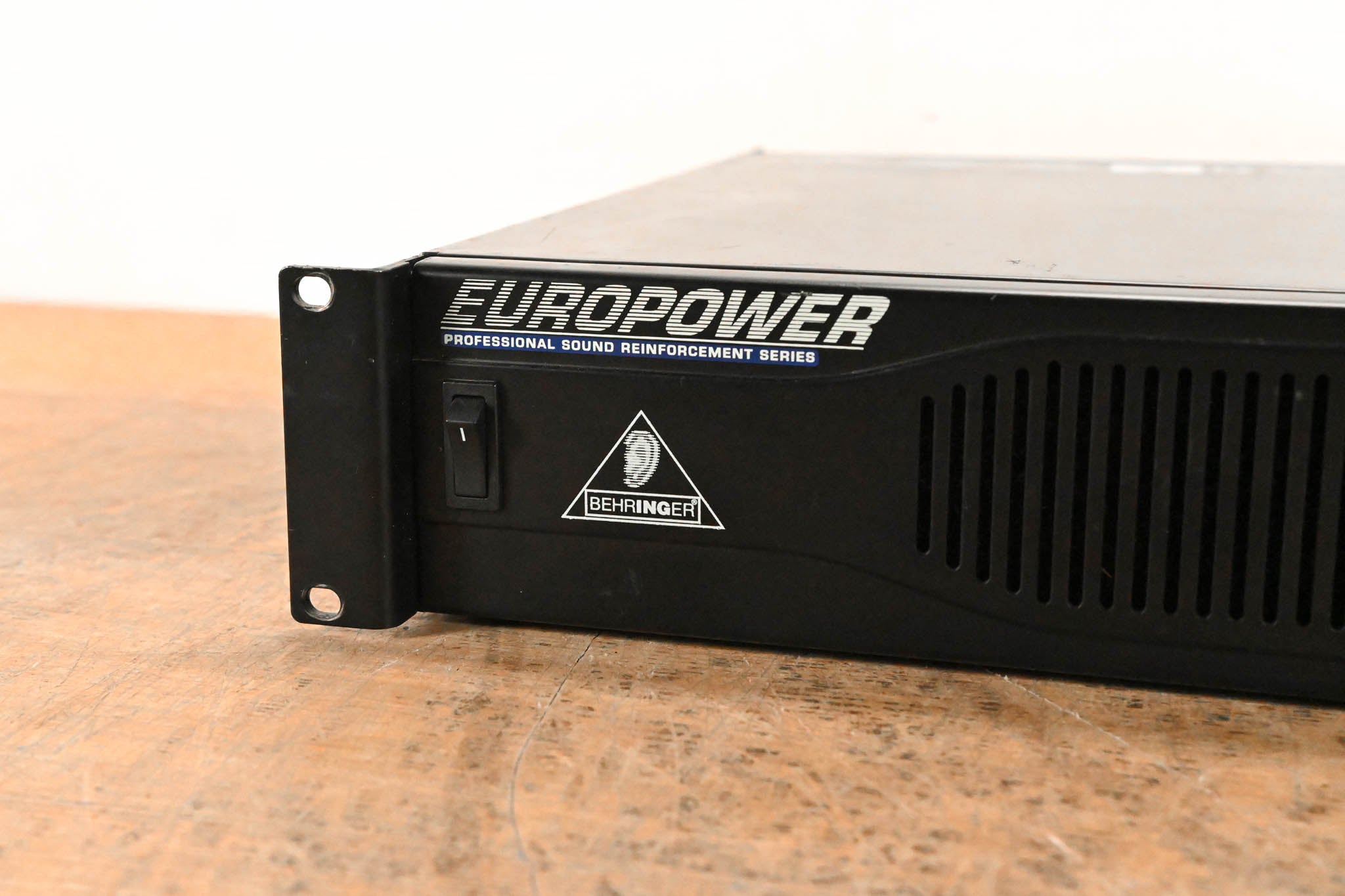Behringer Europower EP2500 2-Channel Power Amplifier