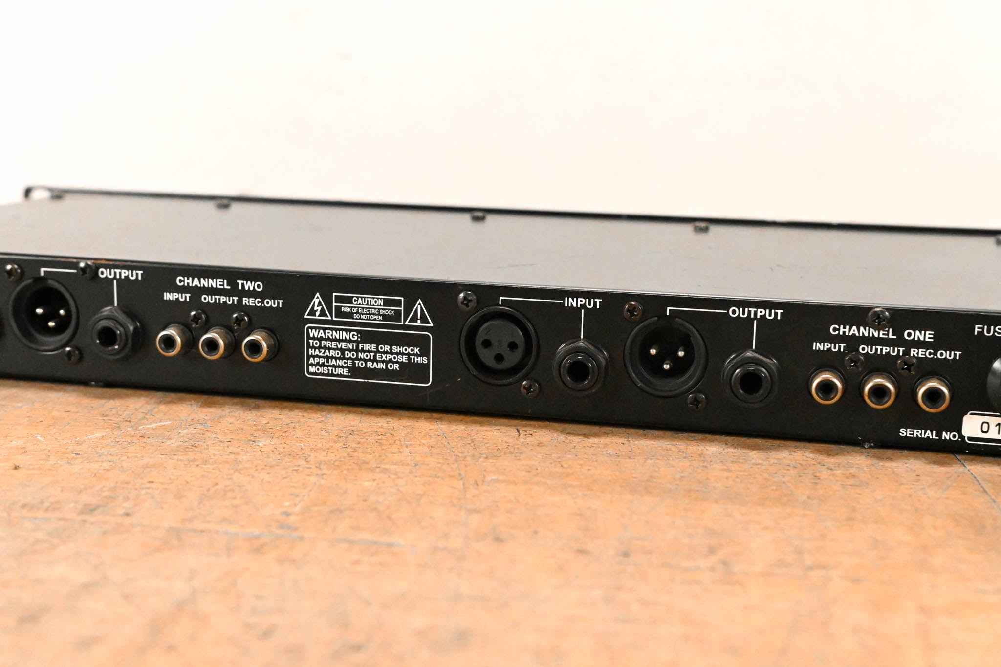 ART 343 Dual-Channel 15-Band Graphic Equalizer