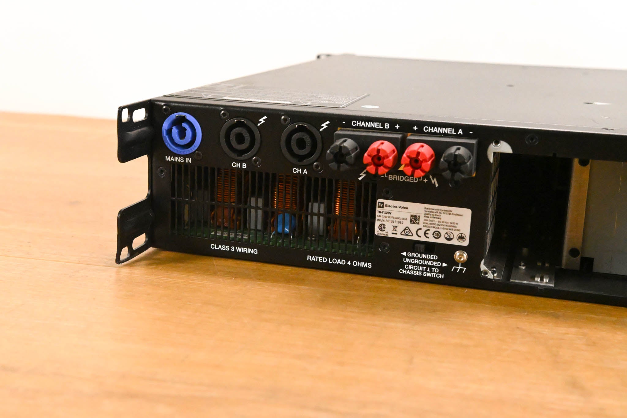 Electro-Voice (EV) TG-7 Tour-Grade Stereo Power Amplifier