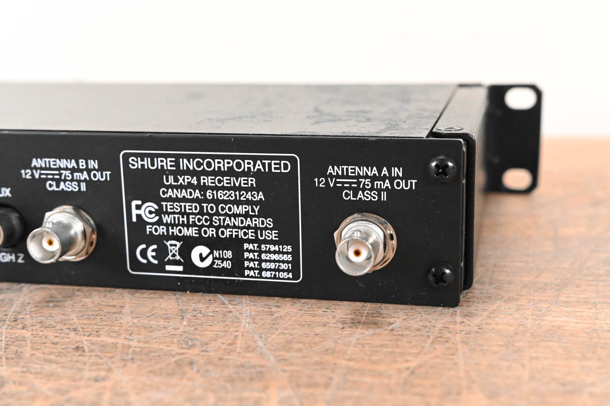 Shure ULXP4 Wireless Receiver - M1 Band: 662-698 MHz (NO POWER SUPPLY)