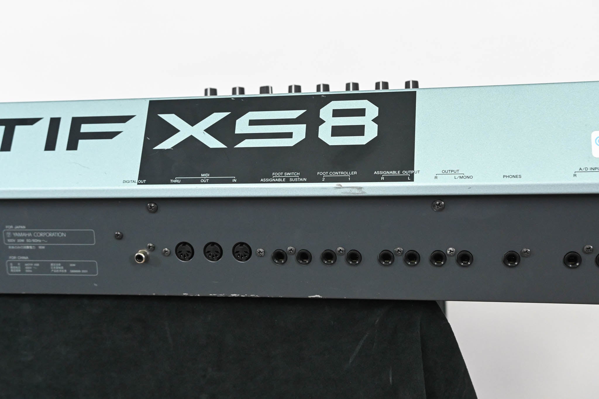 Yamaha Motif XS8 88-Key Synthesizer Keyboard Workstation