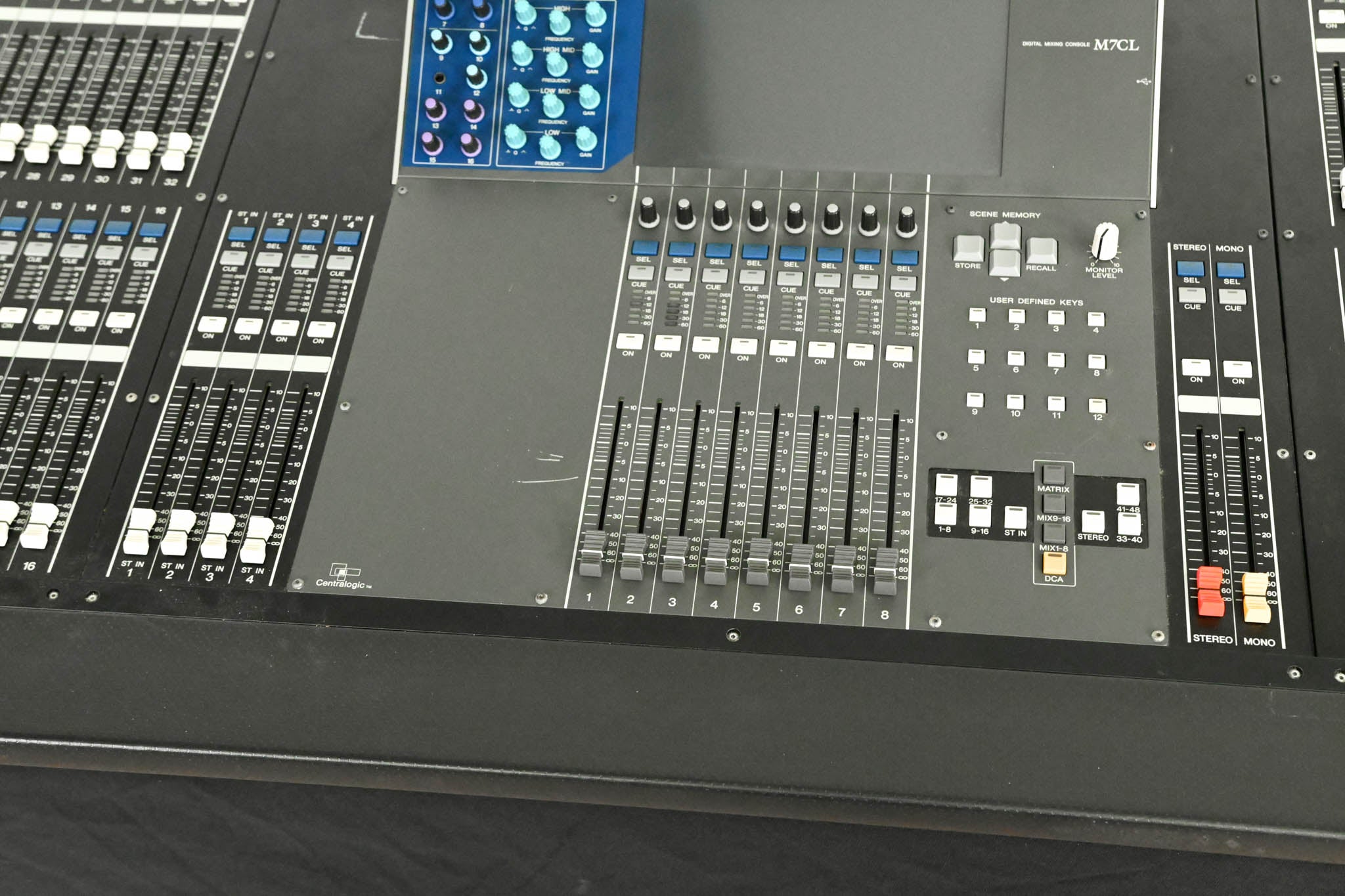 Yamaha M7CL-48 48-Channel Digital Audio Mixing Console