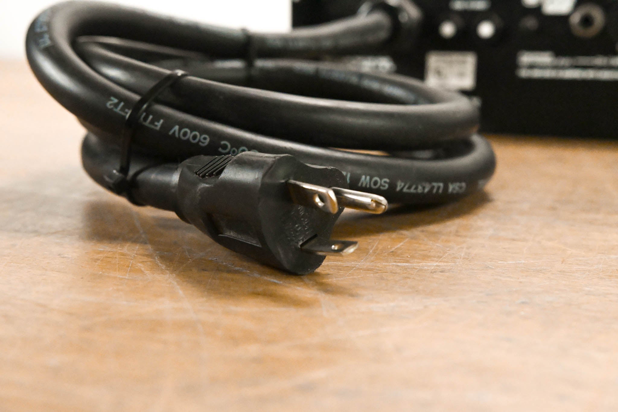 Crown Macro-Tech 2402 2-Channel Power Amplifier