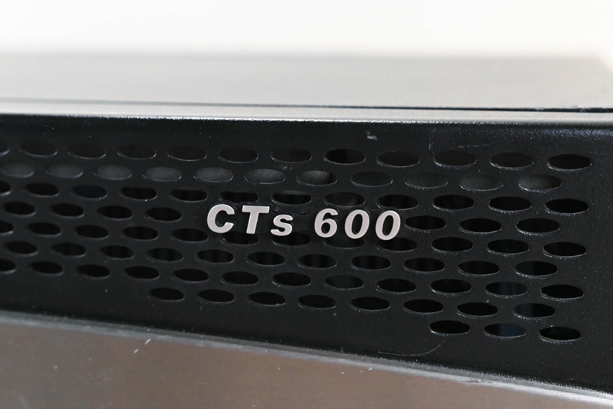 Crown CTs 600 2-Channel Power Amplifier