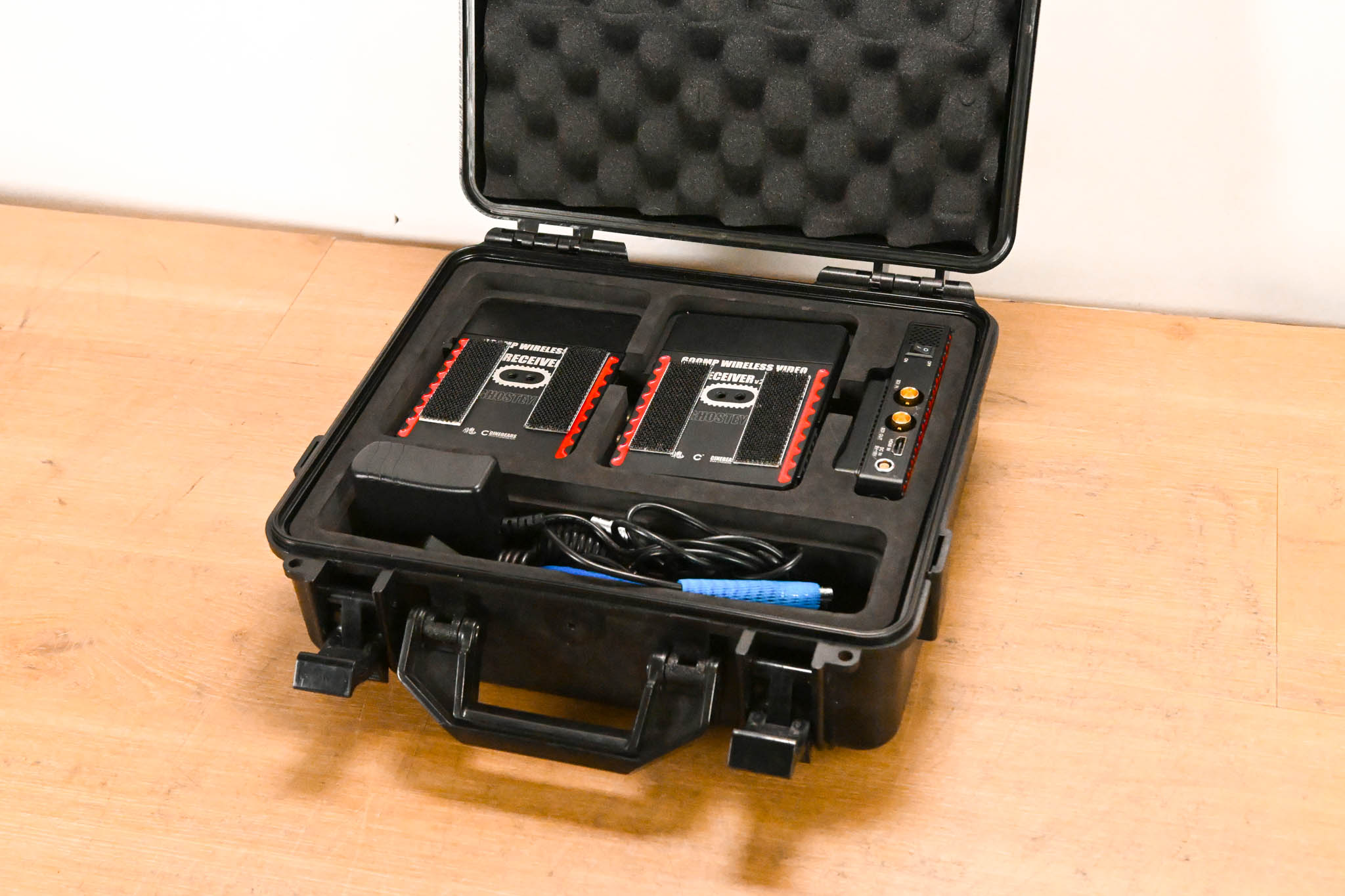 CINEGEARS Ghost-Eye 600MP v2 Wireless Video Transmission Kit w/ two RX