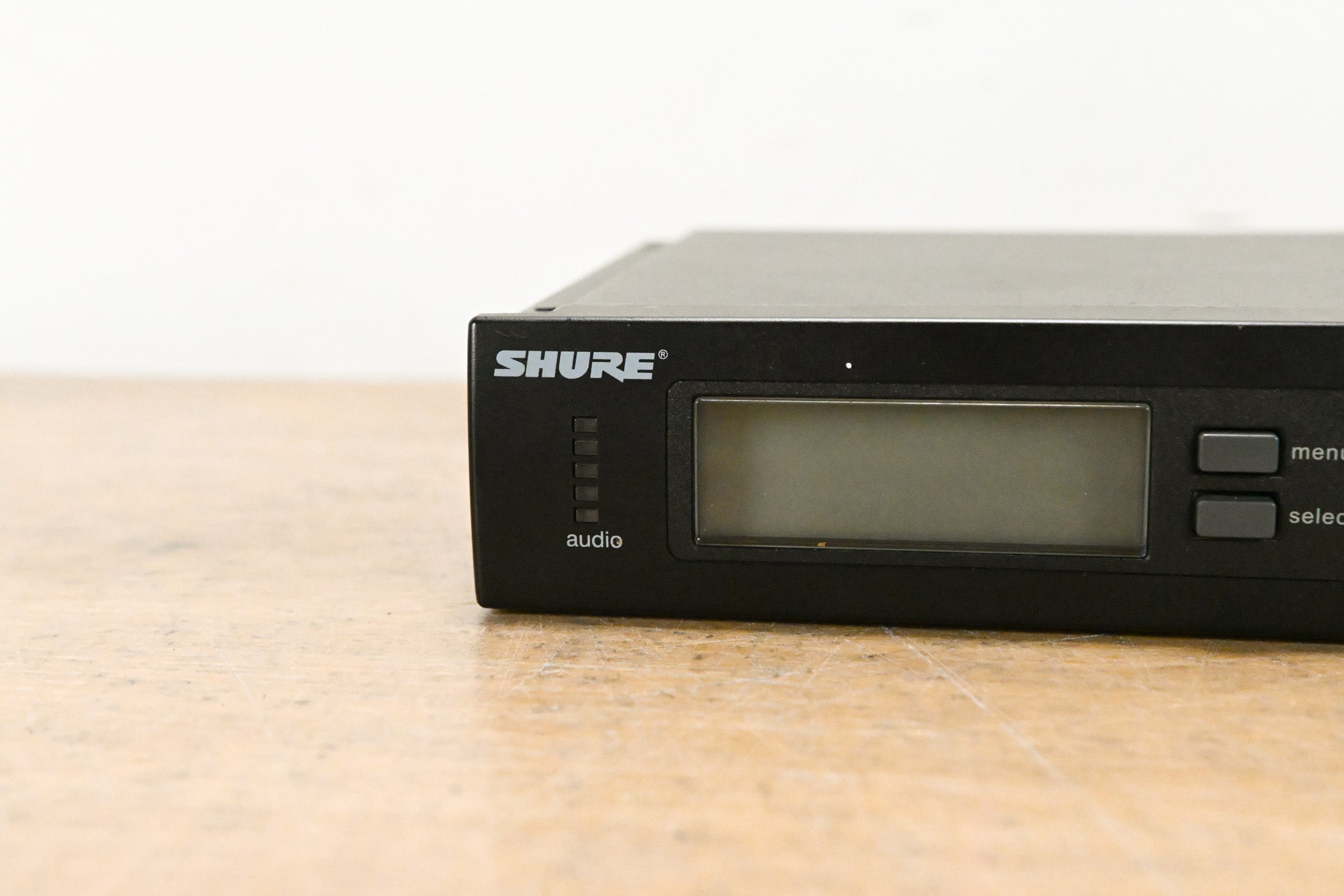 Shure SLX4 Wireless Receiver - J3 Band: 572-596 MHz (NO POWER SUPPLY)