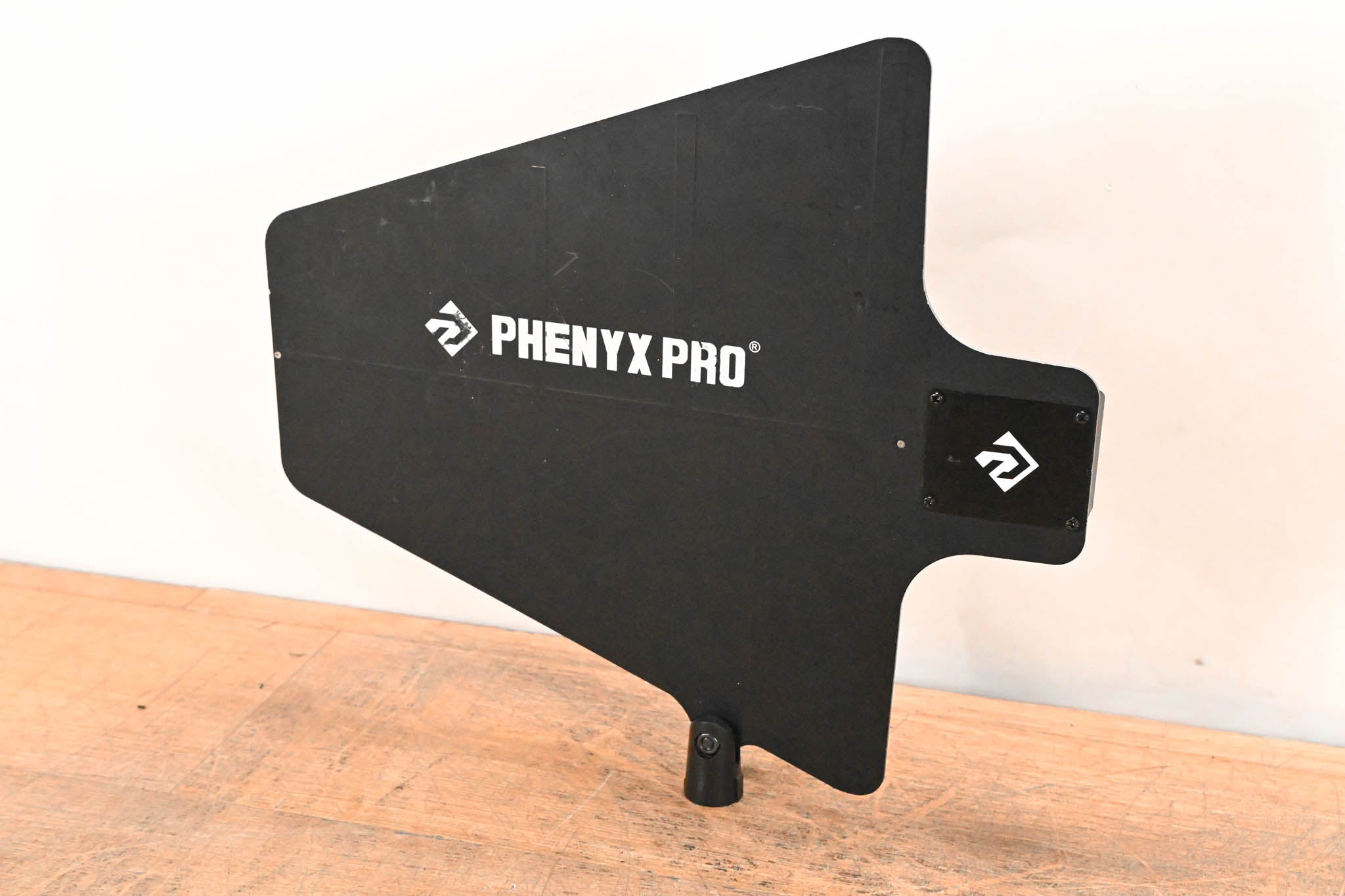 Phenyx Pro PAS-82 UHF Paddle Directional Antenna - 400-950MHz