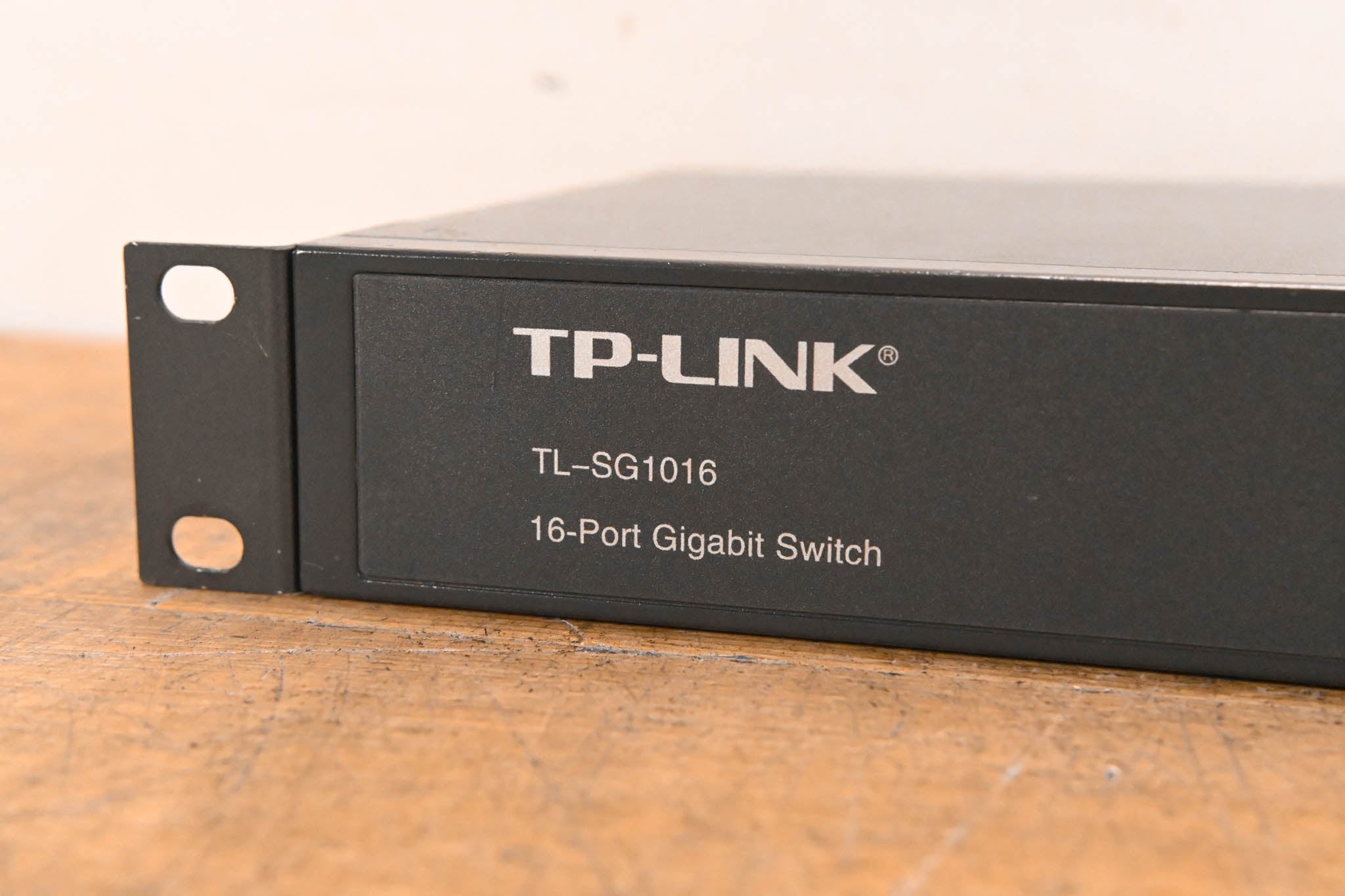 TP-Link TL-SG1016 16-Port Gigabit Switch
