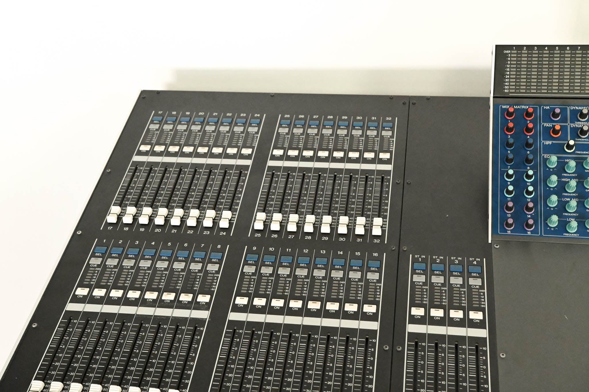 Yamaha M7CL-48 48-Channel Digital Audio Mixing Console
