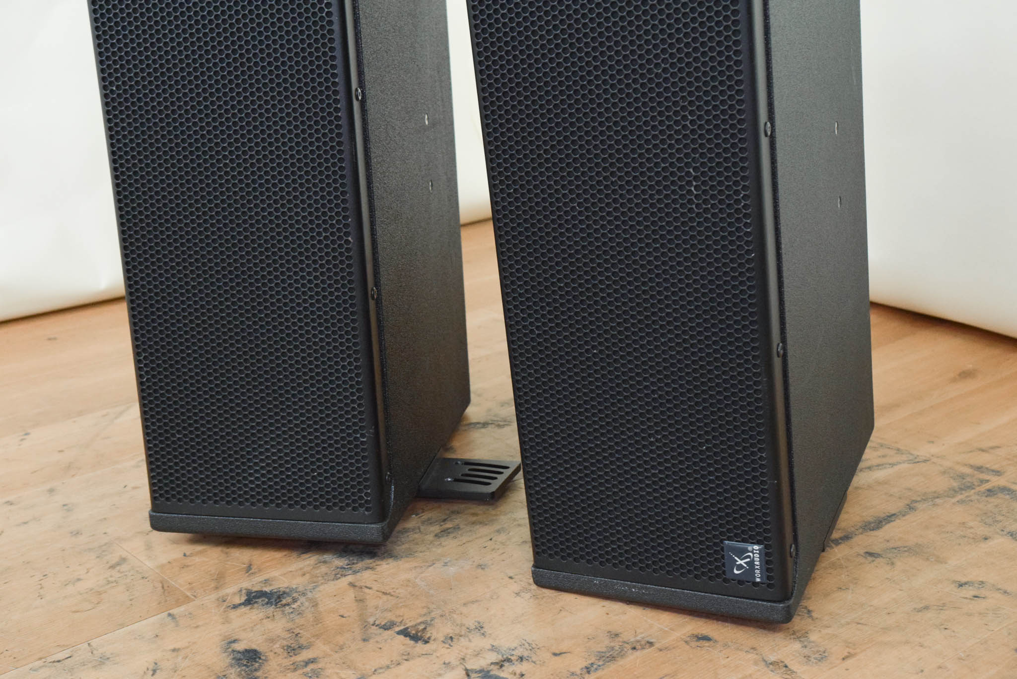 WorxAudio V8i Two-Way Line Array Loudspeaker (PAIR)