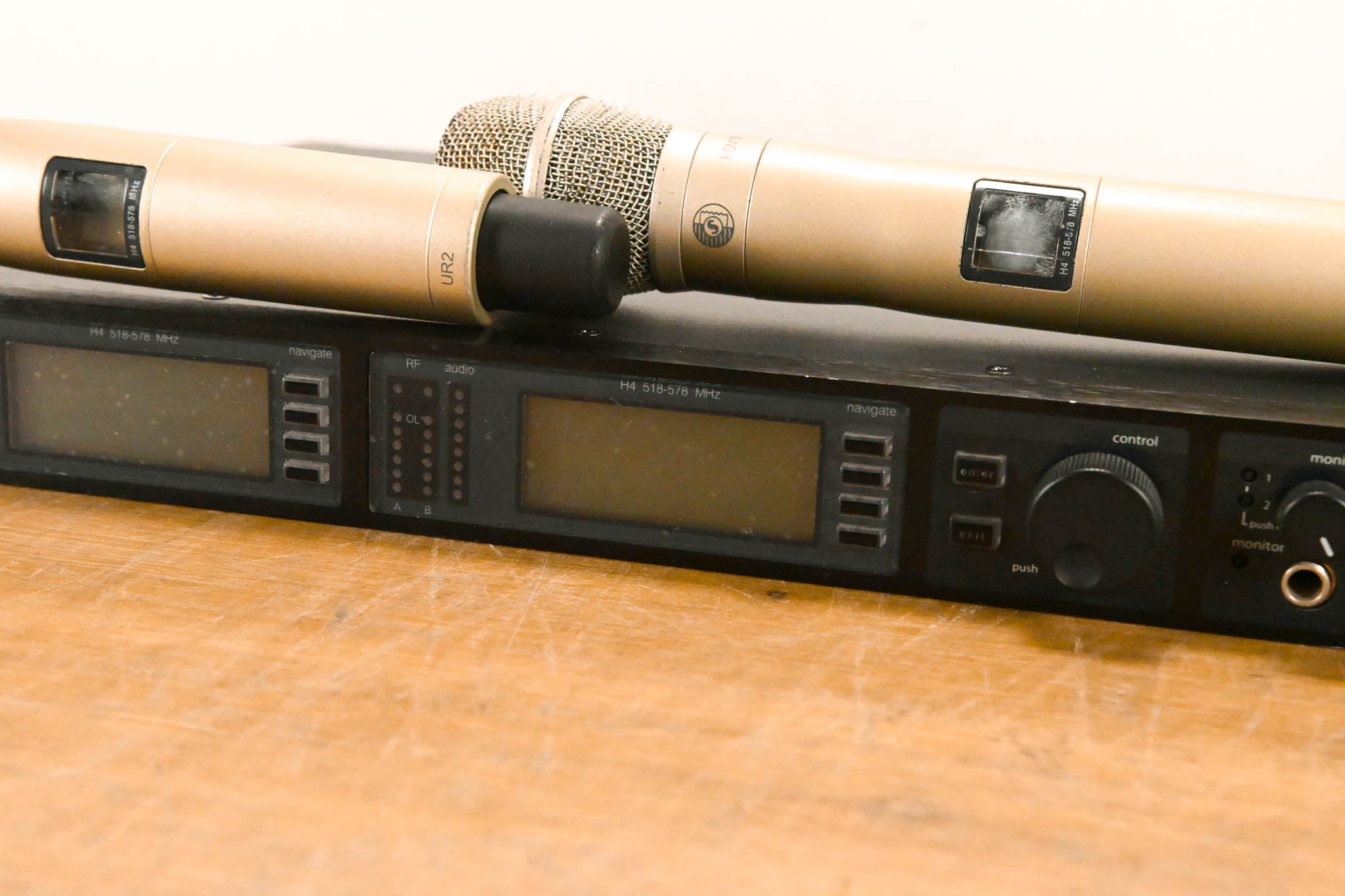 Shure UR4D+ Dual Wireless Receiver with UR2/KSM9 Mic Pair - H4 Band