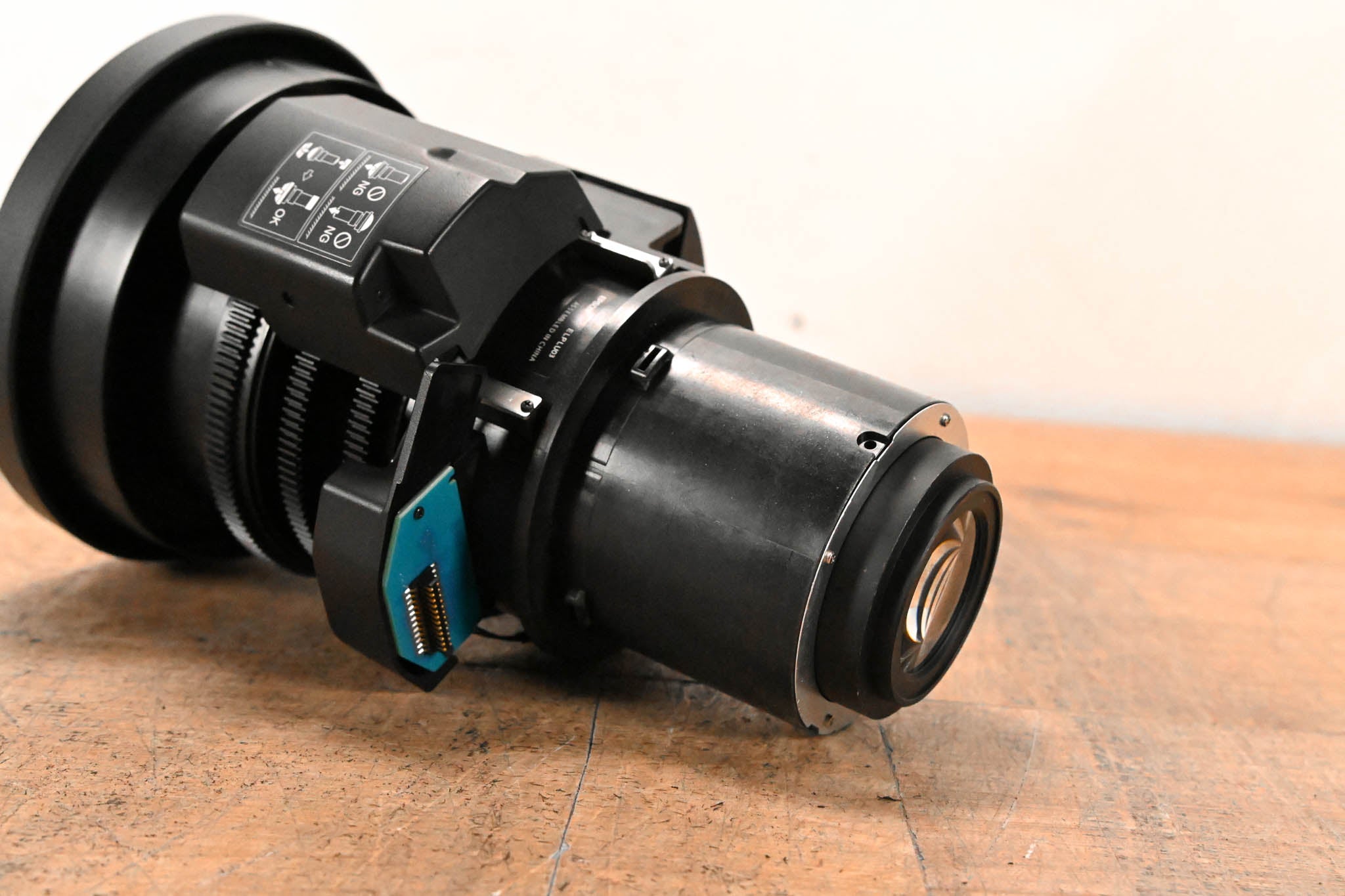 Epson ELPLU03 Wide Short Throw Zoom Lens #1