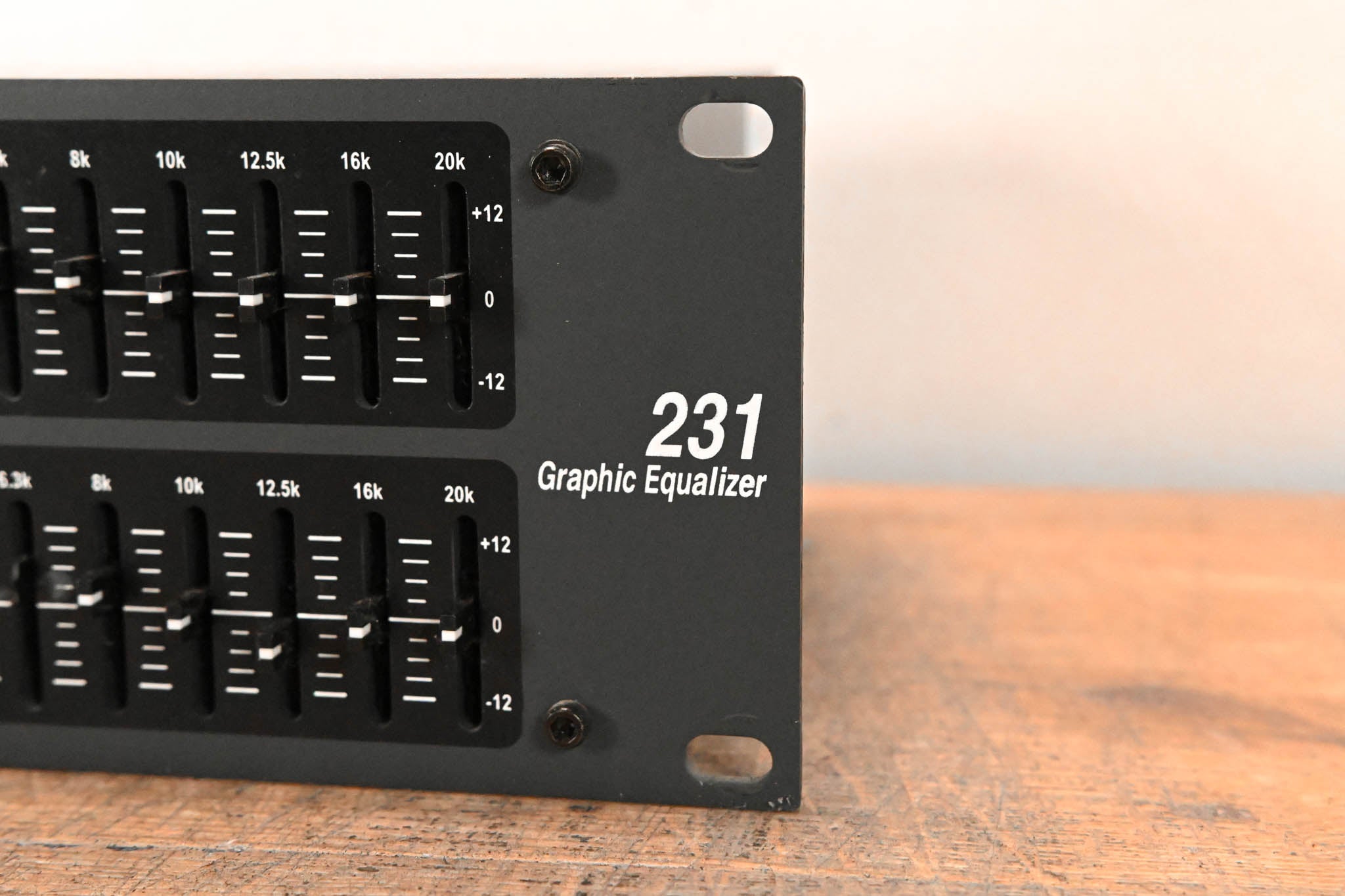 dbx 231 Dual-Channel 31-Band Graphic Equalizer