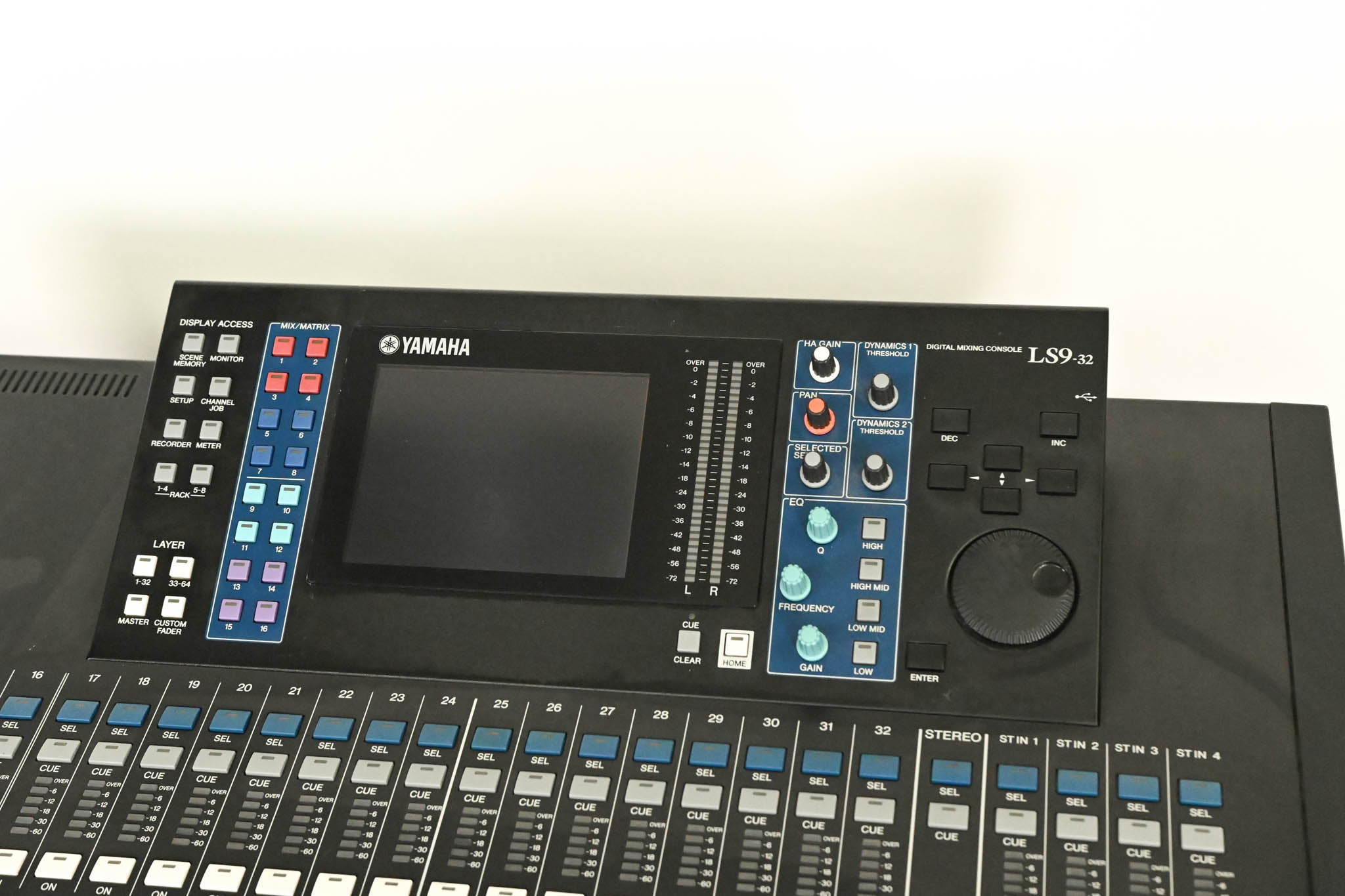 Yamaha LS9-32 32-Input Digital Mixing Console