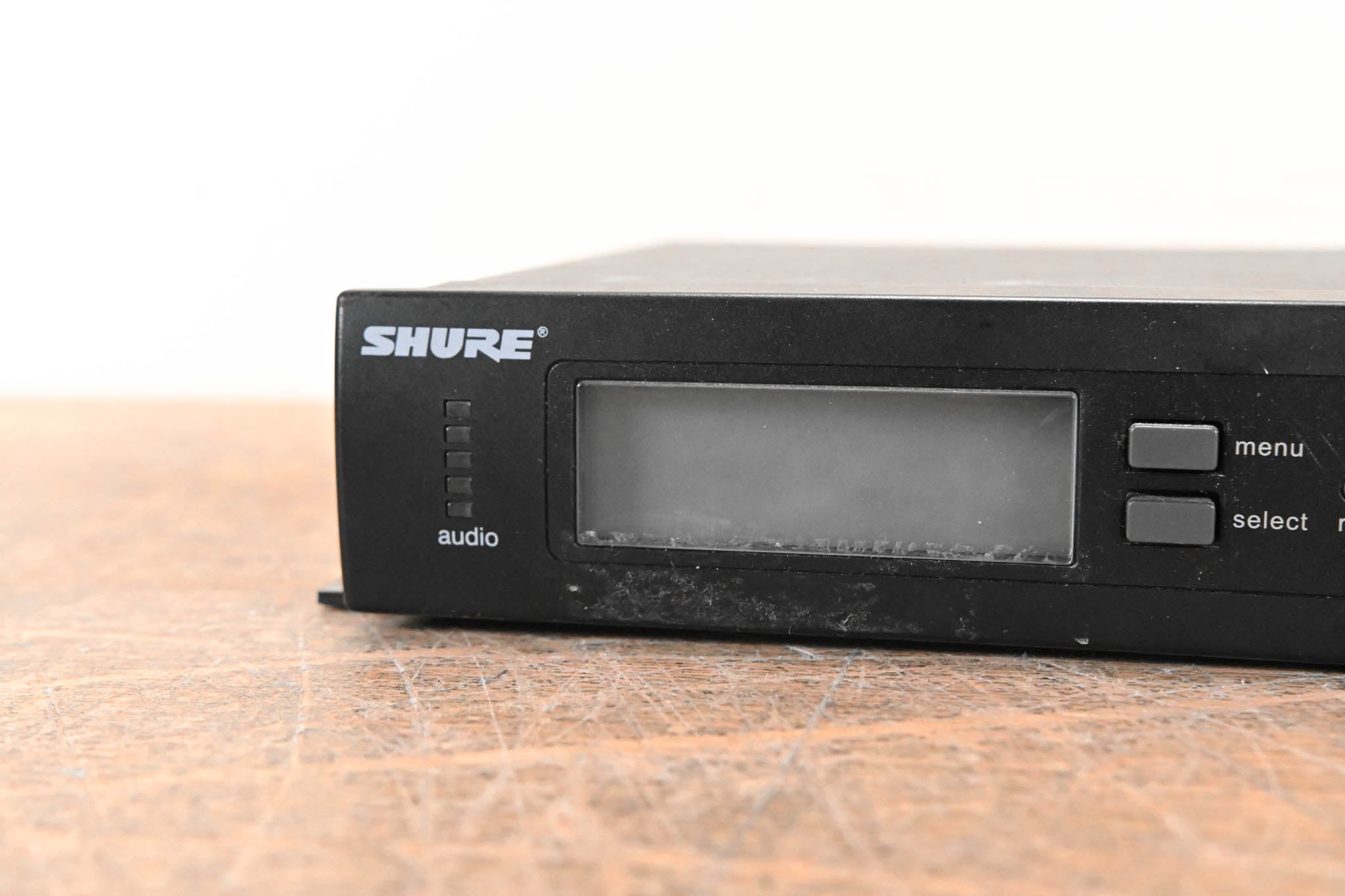 Shure SLX4 Wireless Receiver - L4 Band: 638-662 MHz (NO POWER SUPPLY)