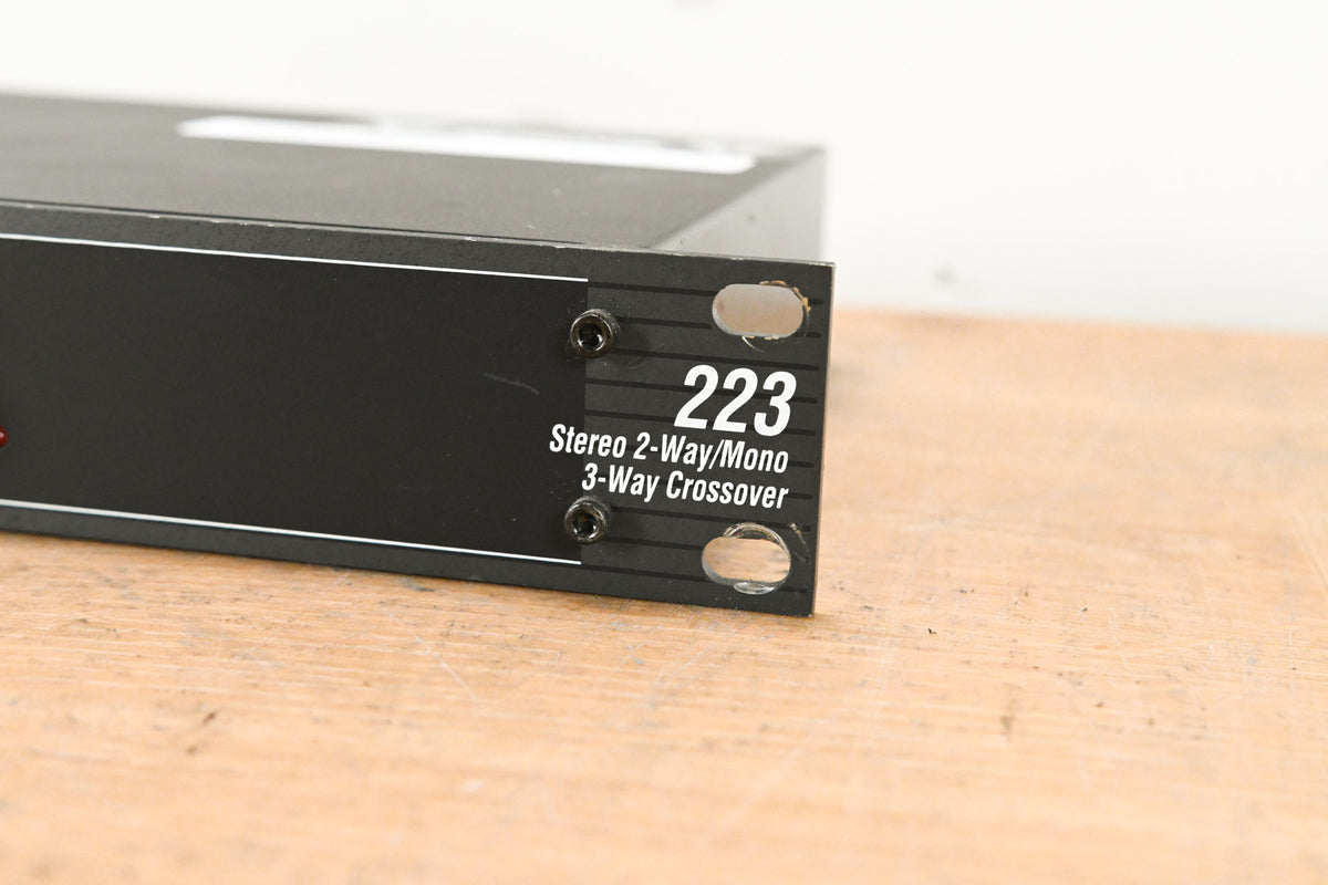 dbx 223 Stereo 2-Way / Mono 3-Way Crossover