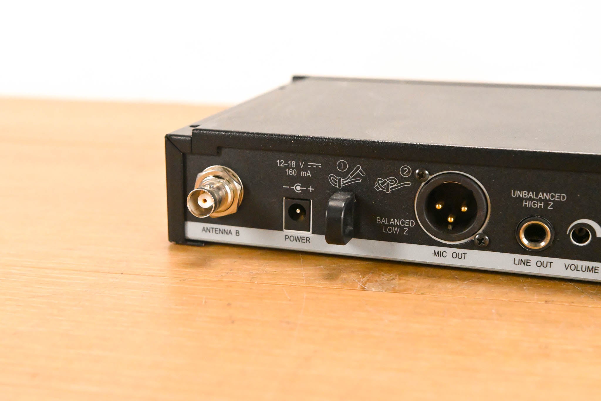 Shure SLX24/BETA58A Handheld Wireless System - H5 Band (NO POWER SUPPLY)