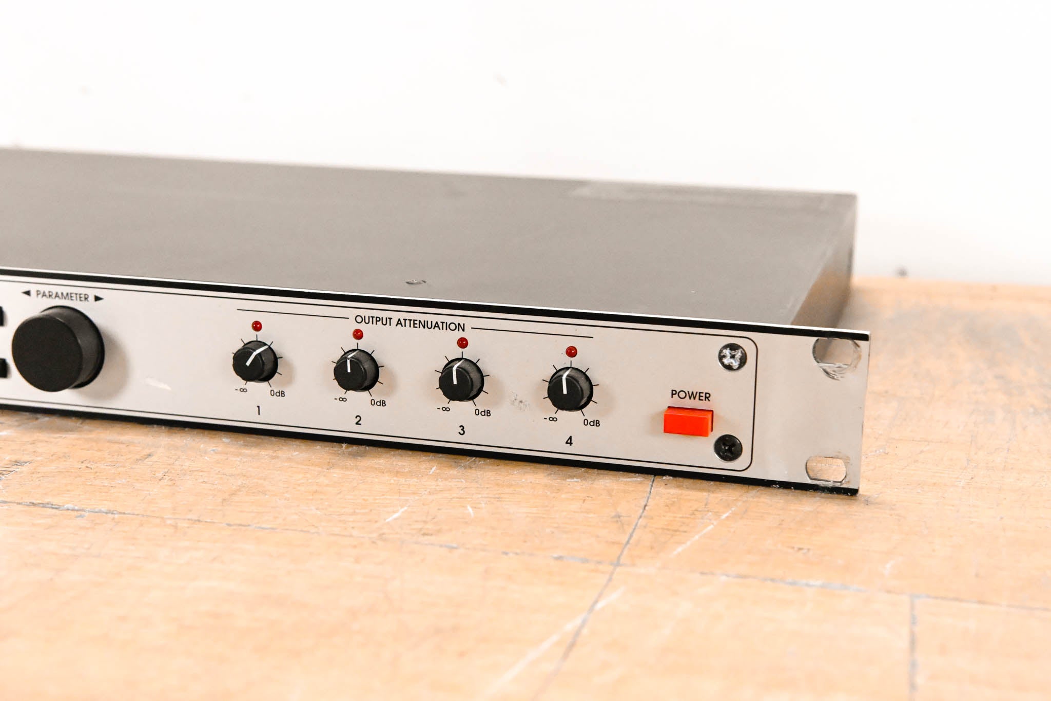Klark Teknik DN7204 Digital Delay and EQ CG01XTM
