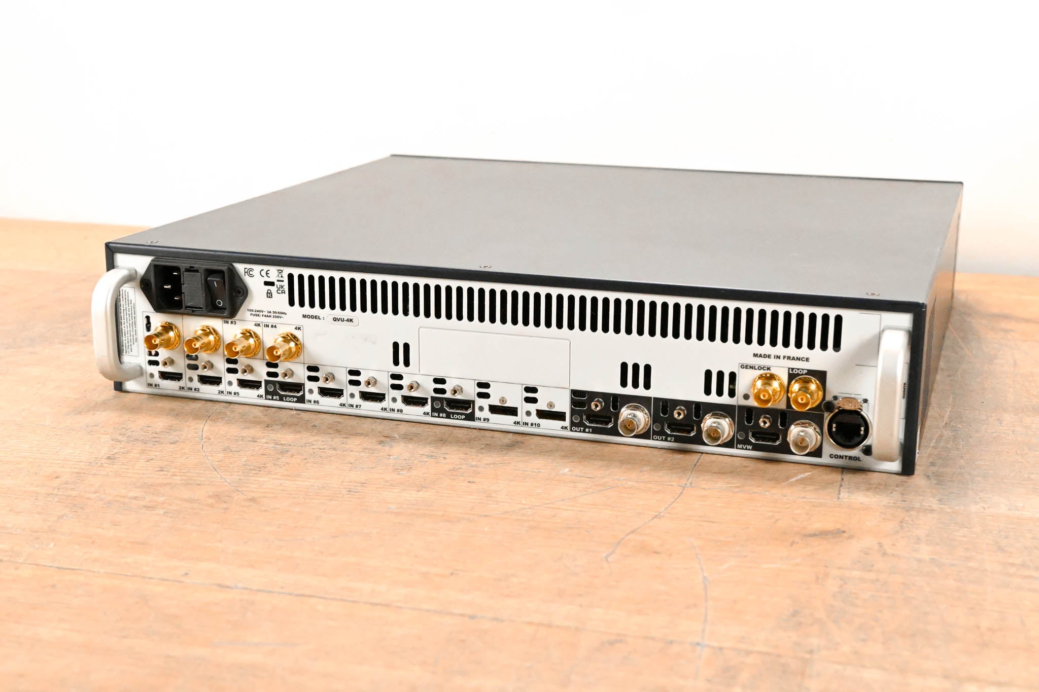 Analog Way QVU-4K QuickVu 4K Seamless Presentation Switcher