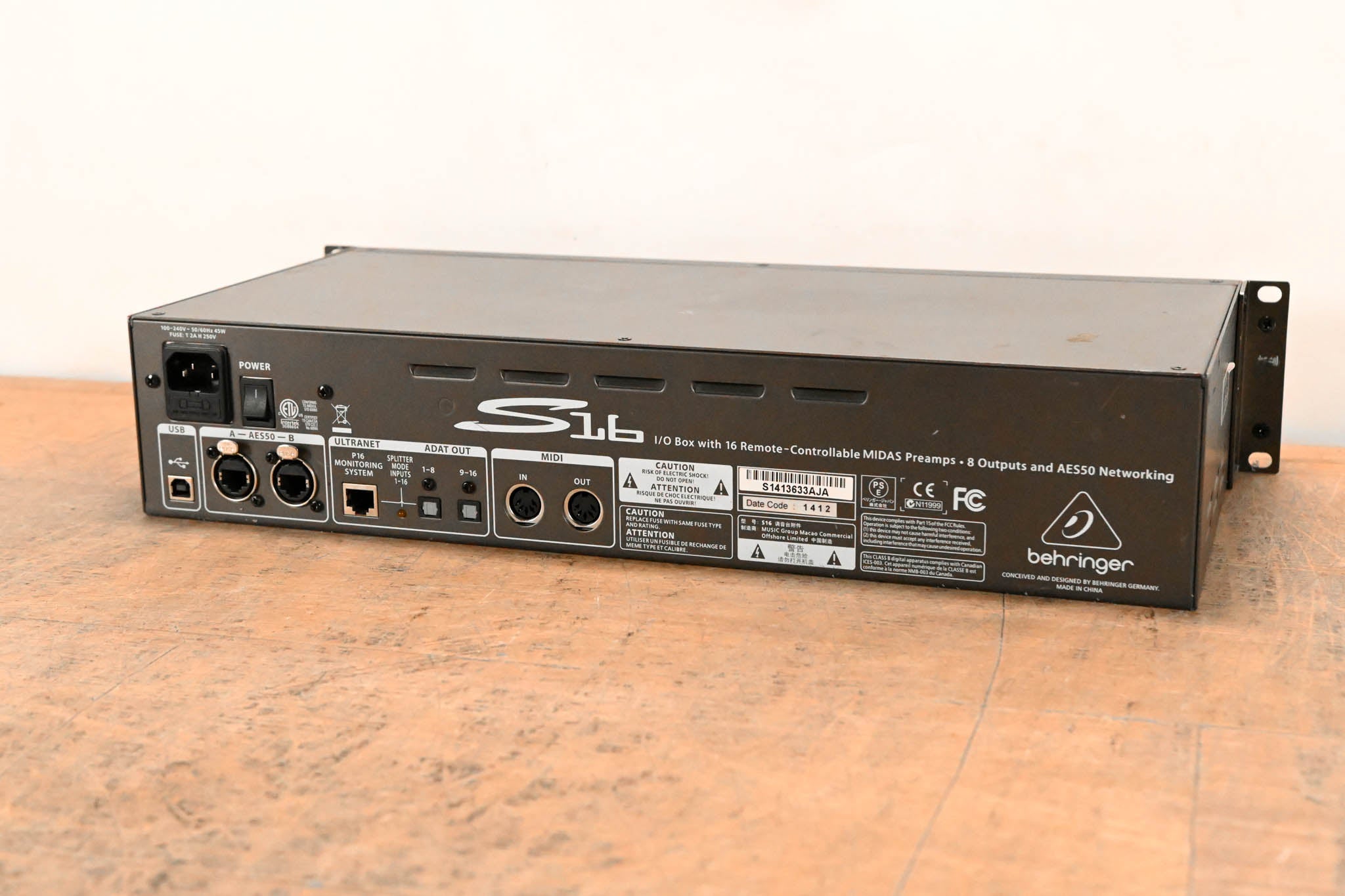 Behringer S16 16 x 8 Digital Stage Box