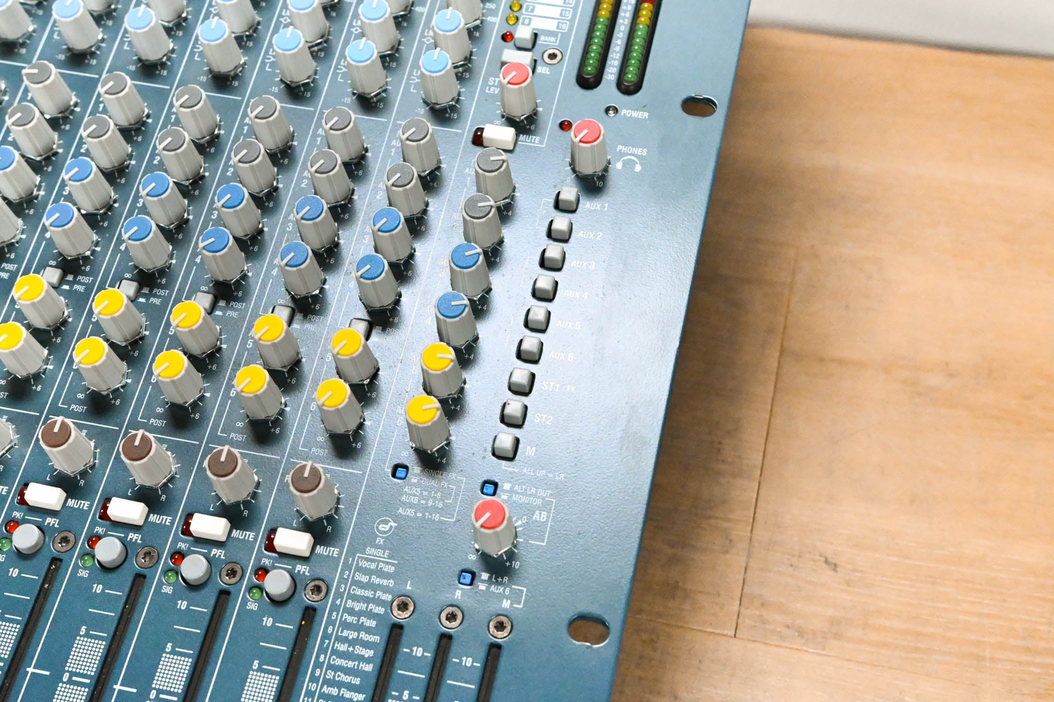 Allen & Heath MixWizard WZ3 16:2 16-Channel Analog Mixer