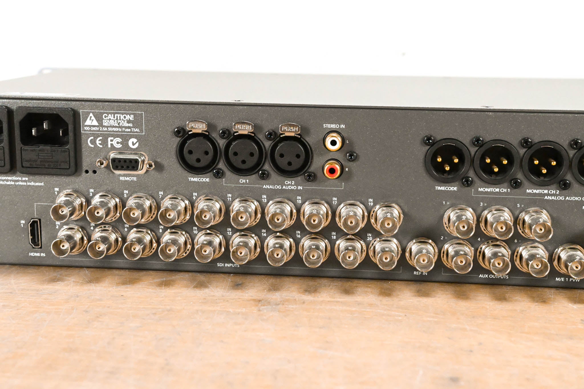 Blackmagic Design ATEM 2 M/E Production Studio 4K