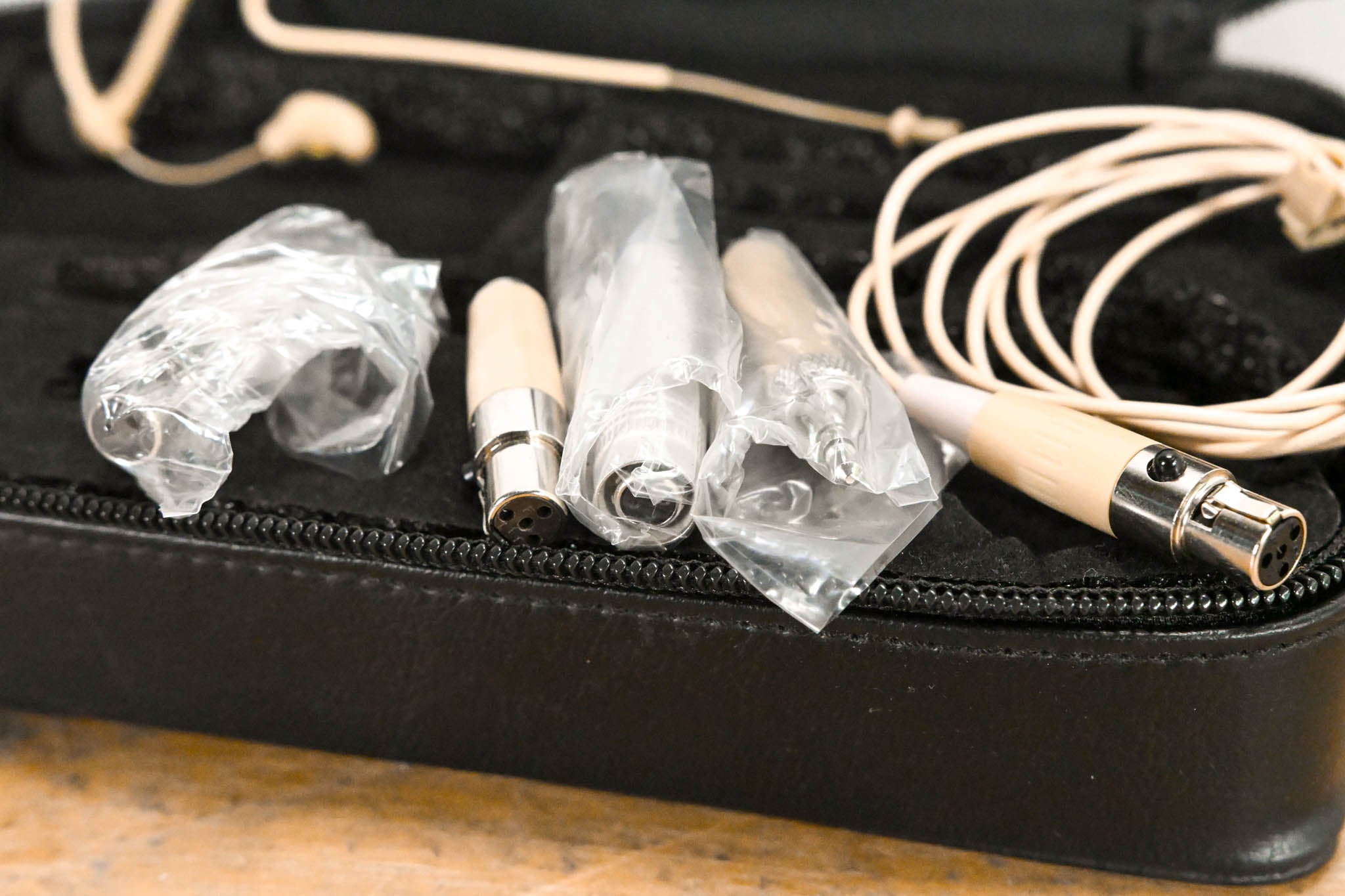 Samson SE10 Earset Microphone with Condenser Capsule & Accessories