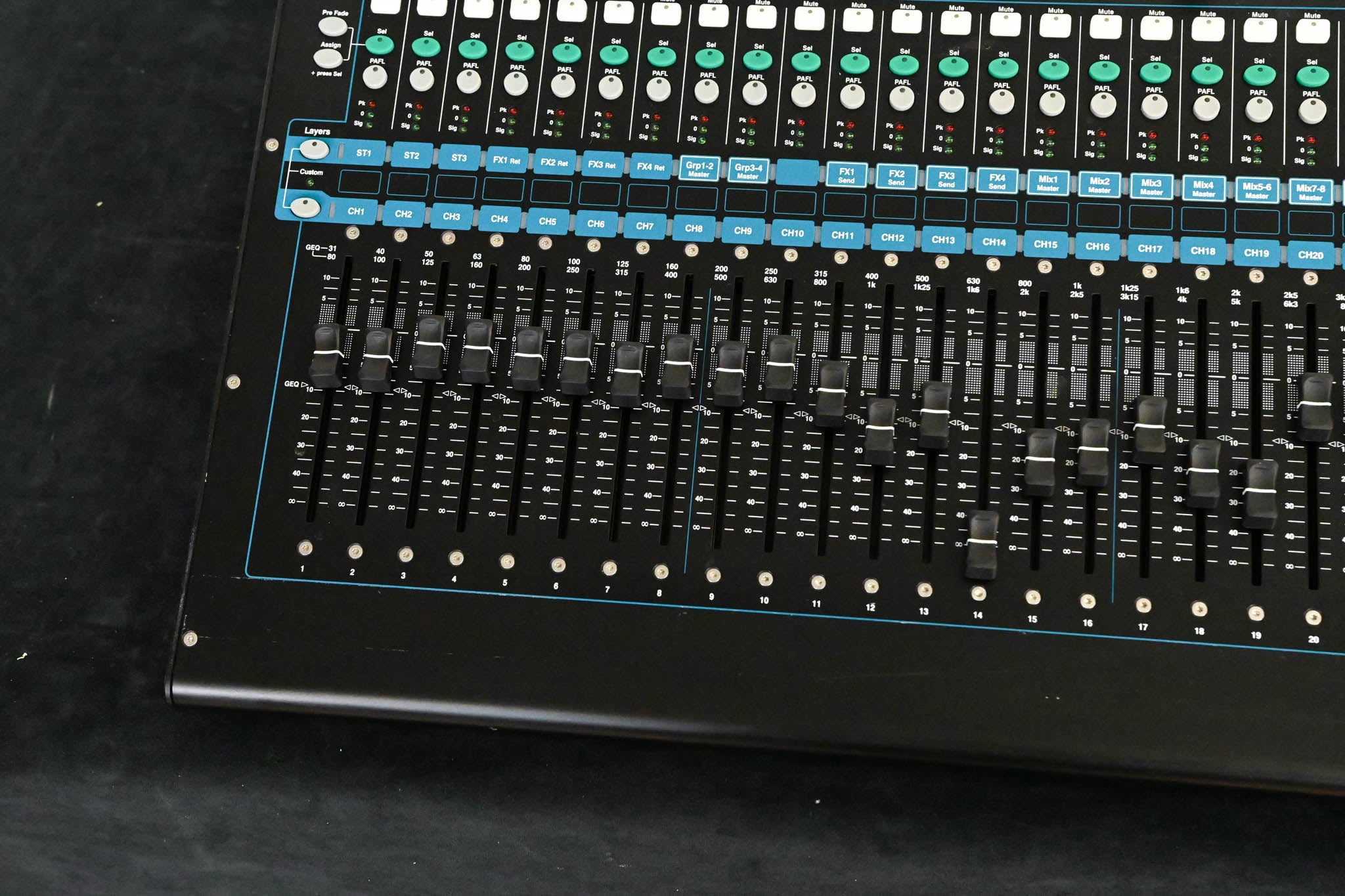 Allen & Heath Qu-24 24-Channel Digital Mixing Console