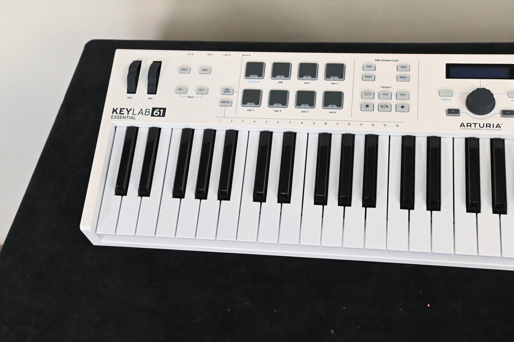 Arturia KeyLab Essential 61 MIDI Controller - White (NO POWER SUPPLY)