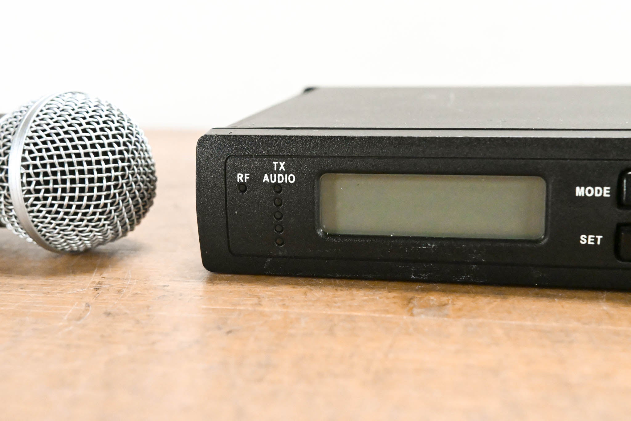 Shure ULXS24/58 Handheld Wireless System - 662-698 MHz (NO POWER SUPPLY)