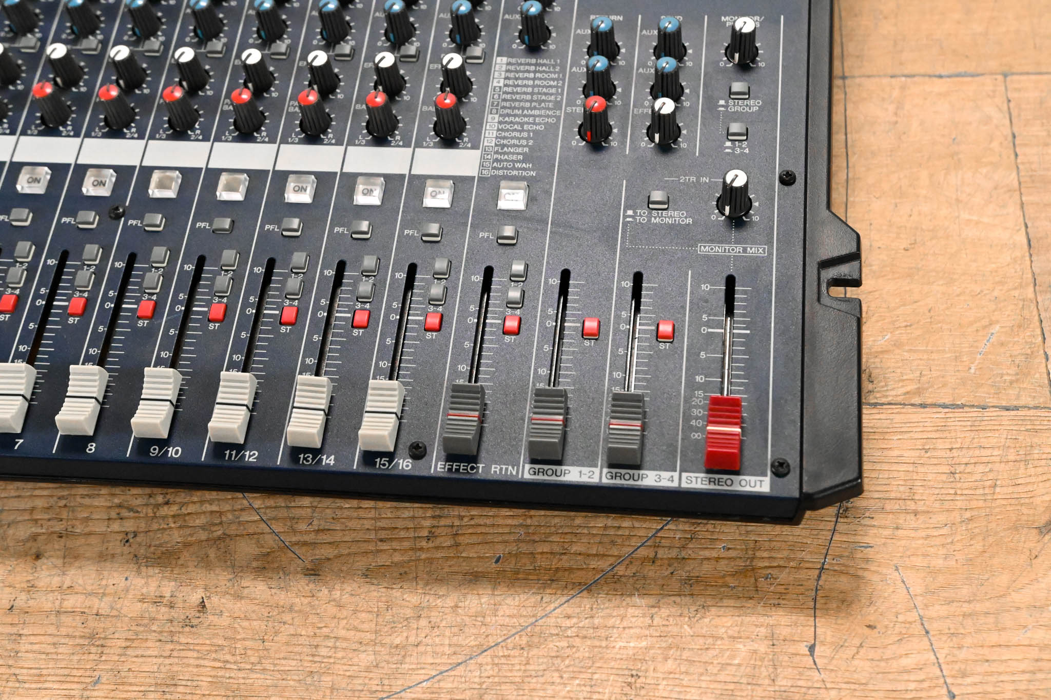 Yamaha MG166CX 16-Channel, 6-Bus Analog Mixer