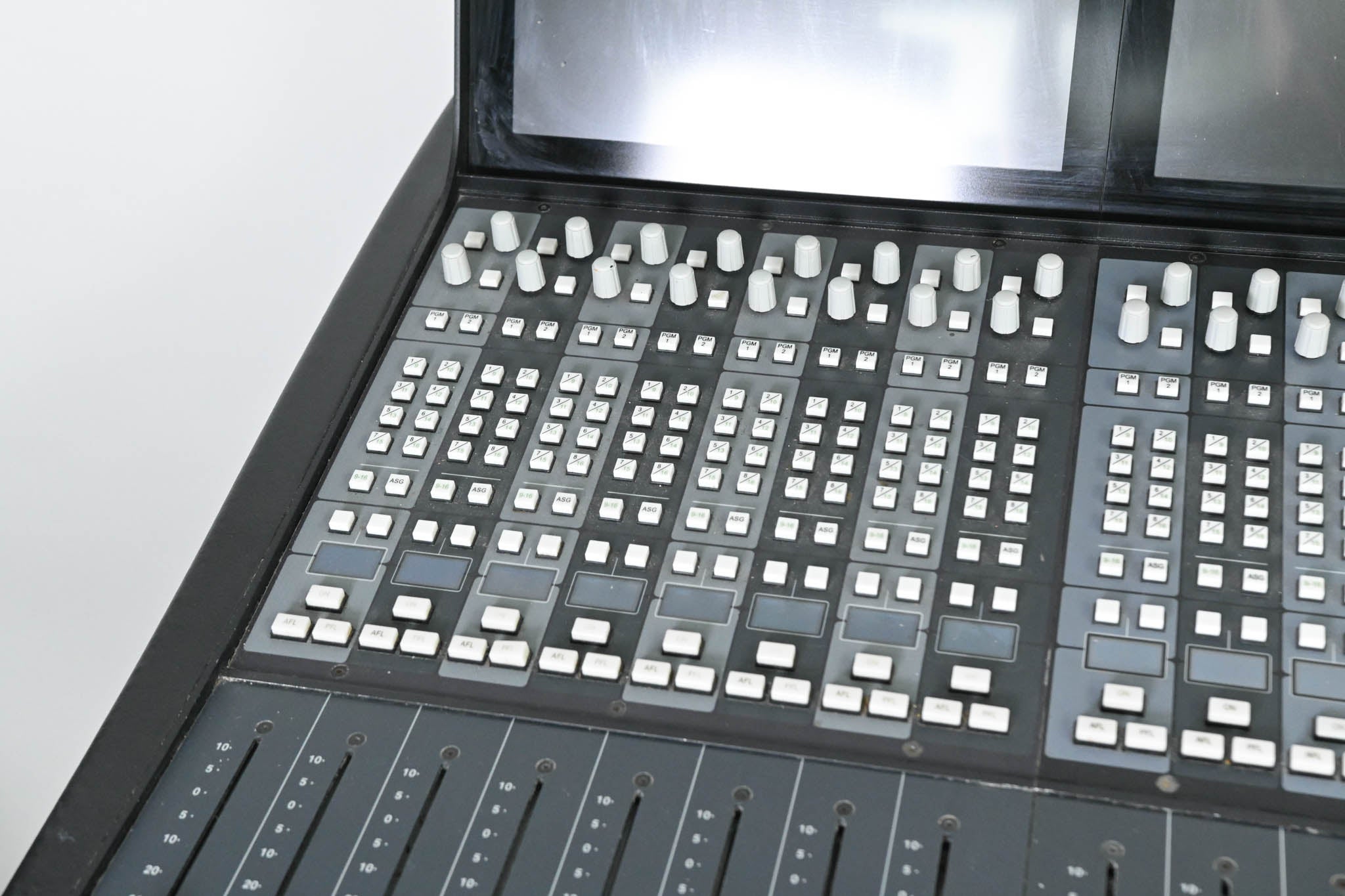 Solid State Logic C10 HD 32-Channel Digital Broadcast Console Surface